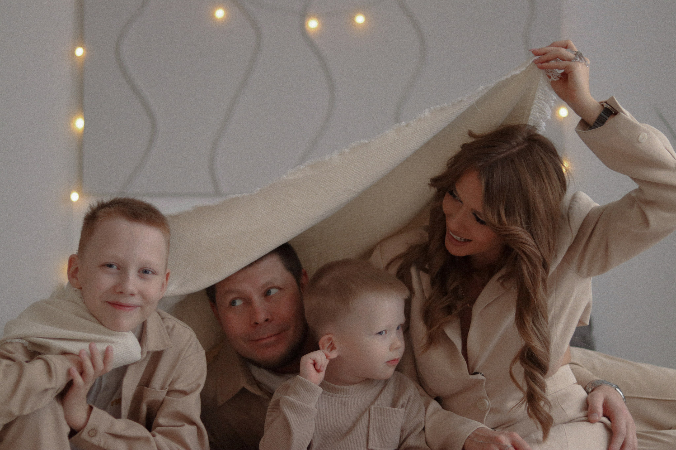 Семья Юли, Жени, Платона и Мирона. Фотограф Самара Лена Мандарин