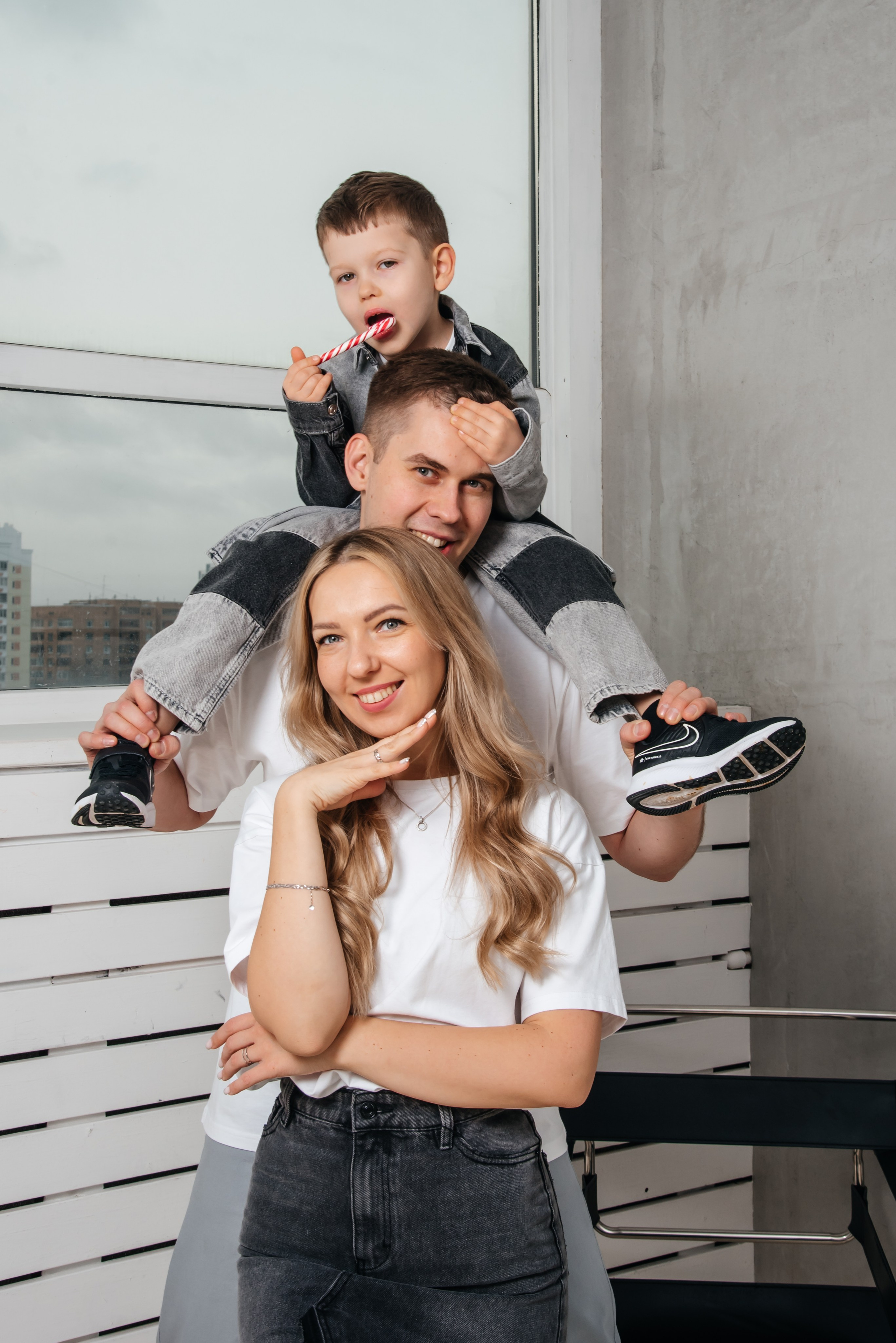 семейная фотосессия в студии, семейная фотосессия в студии с детьми, фотосессия с детьми, семейная фотосессия в студии идеи, детский фотограф москва, детский фотограф, семейный фотограф москва, фотосъемка с детьми в студии