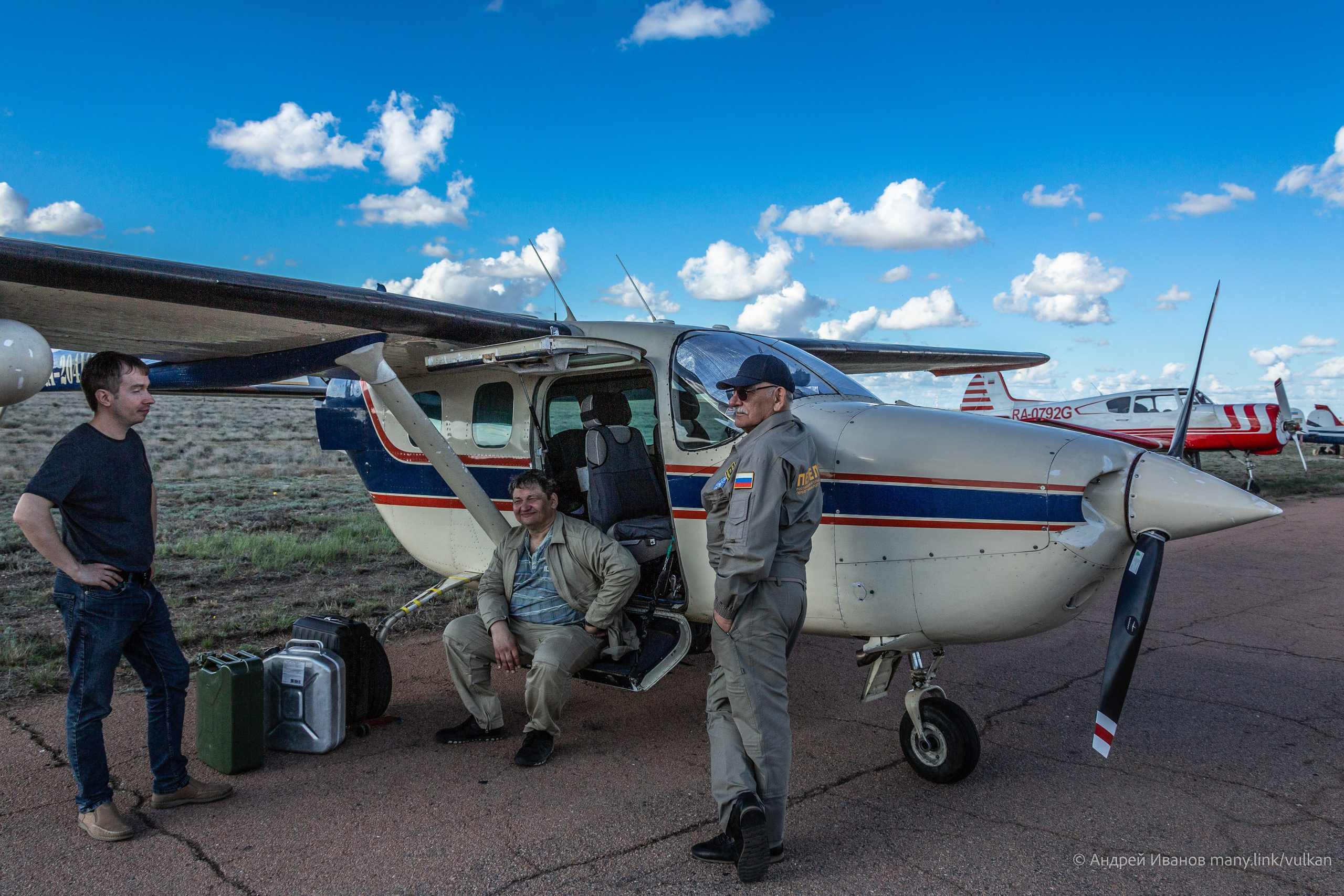 Перелёт на Байконур в 2026 г на самолётах АОН. Фотоальбом показывающий увлекательный мир авиации и мир медведей Андрея Иванова