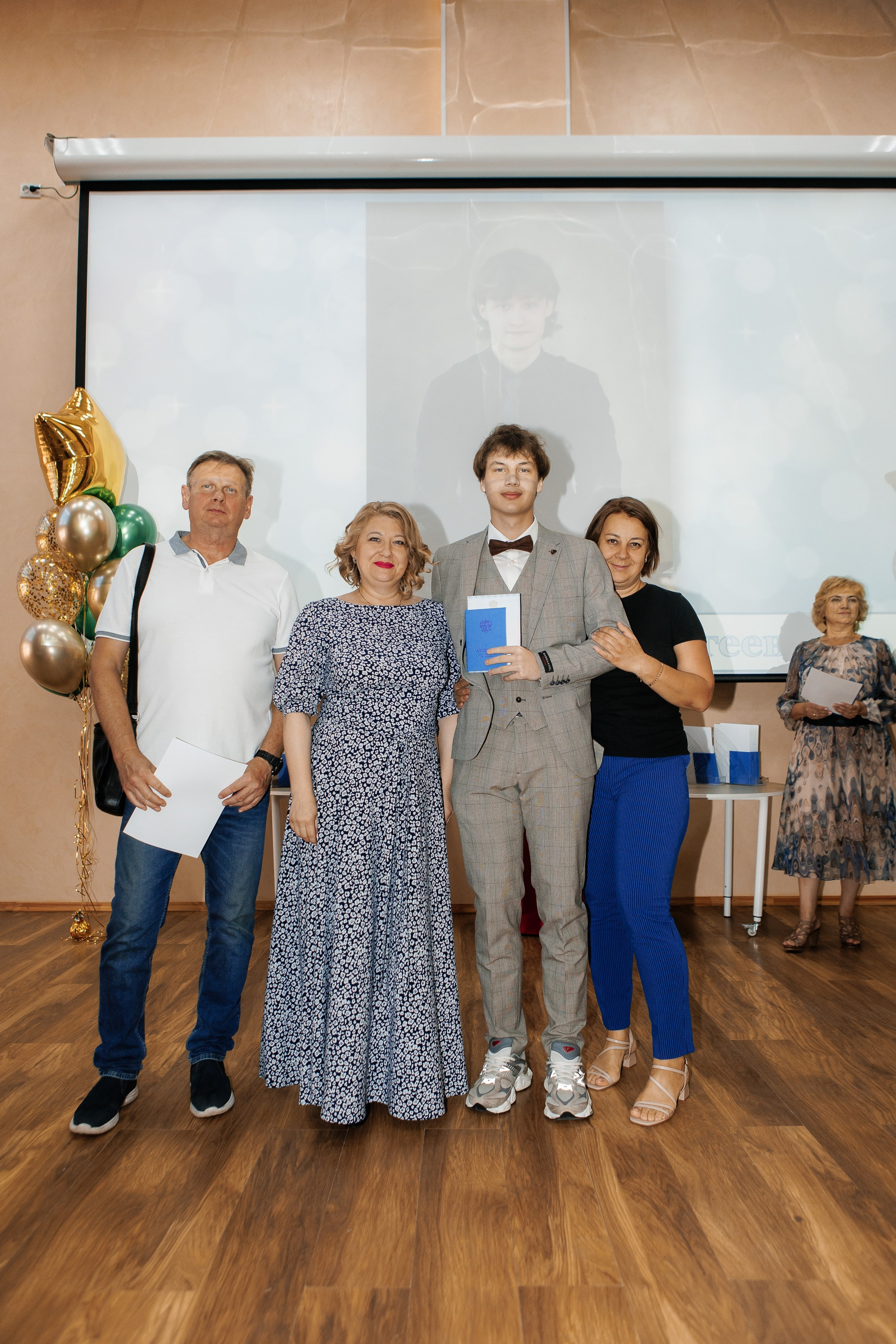 Выпускной Гимназия 12 2024 г. Свадебный и портретный Фотограф в Липецке Дмитрий Котюков