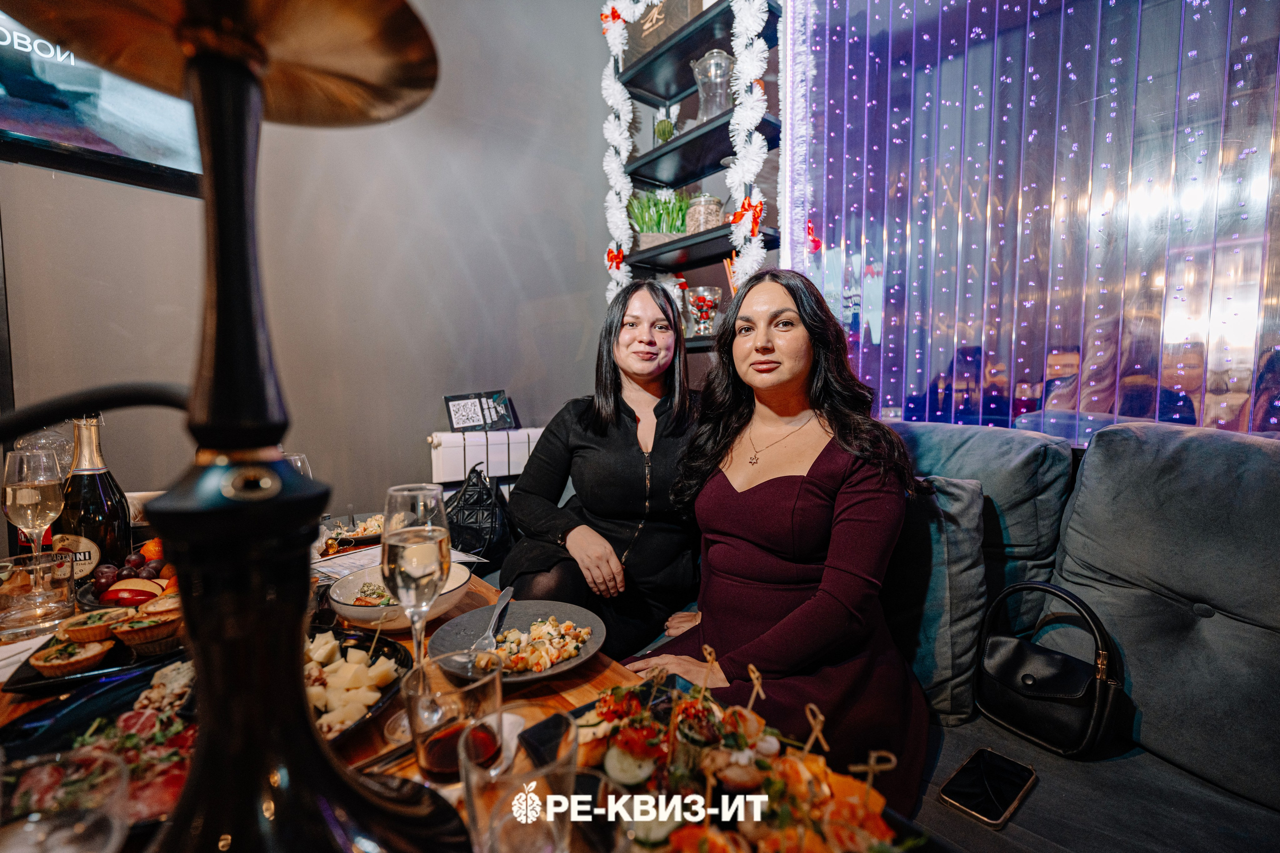 Реквизит — квиз в Зеленодольске и Волжске ZR cafe. Свадебный фотограф в Казани, и Зеленодольске Радик Мухаметов