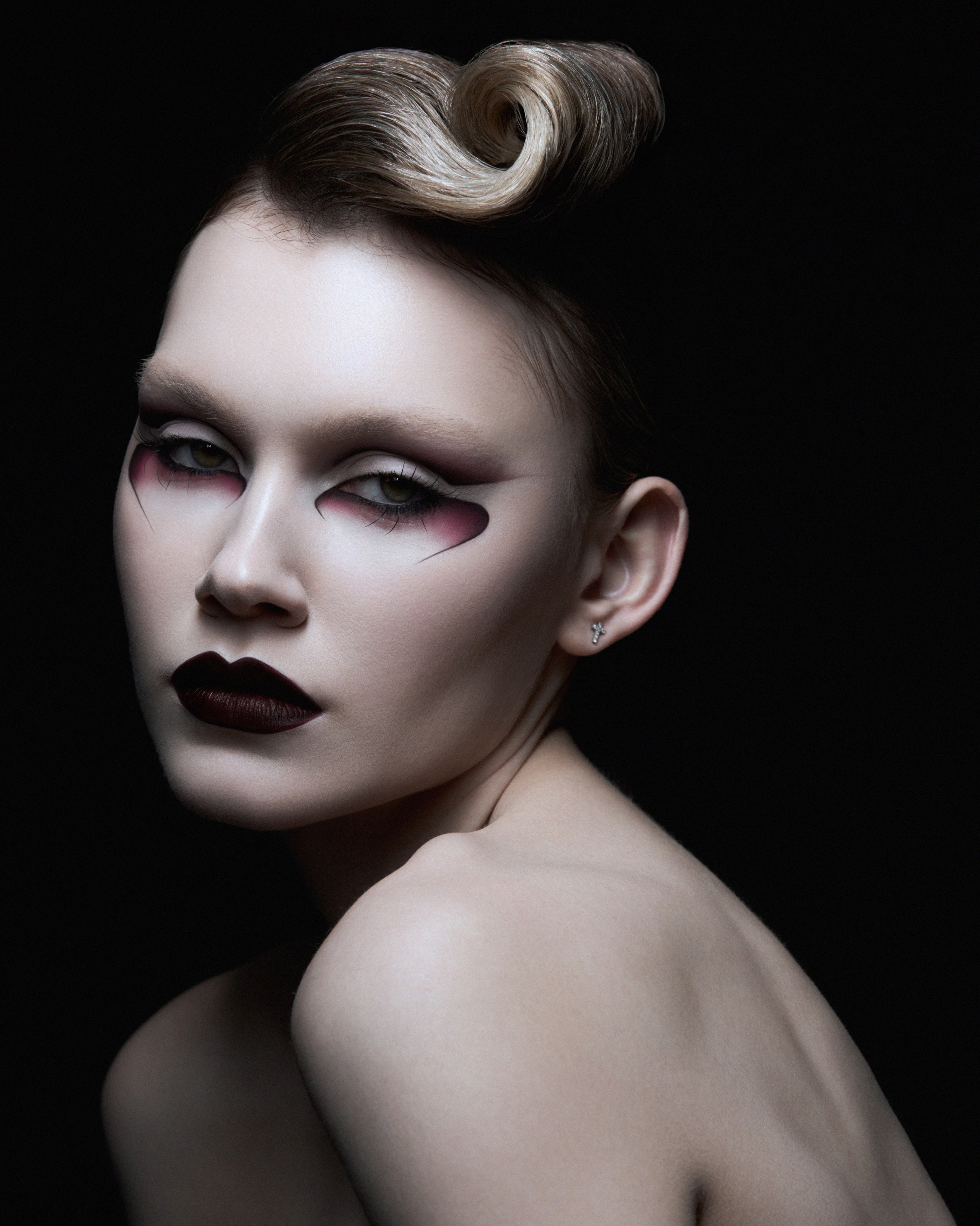 THE BLACK SWAN. Главная