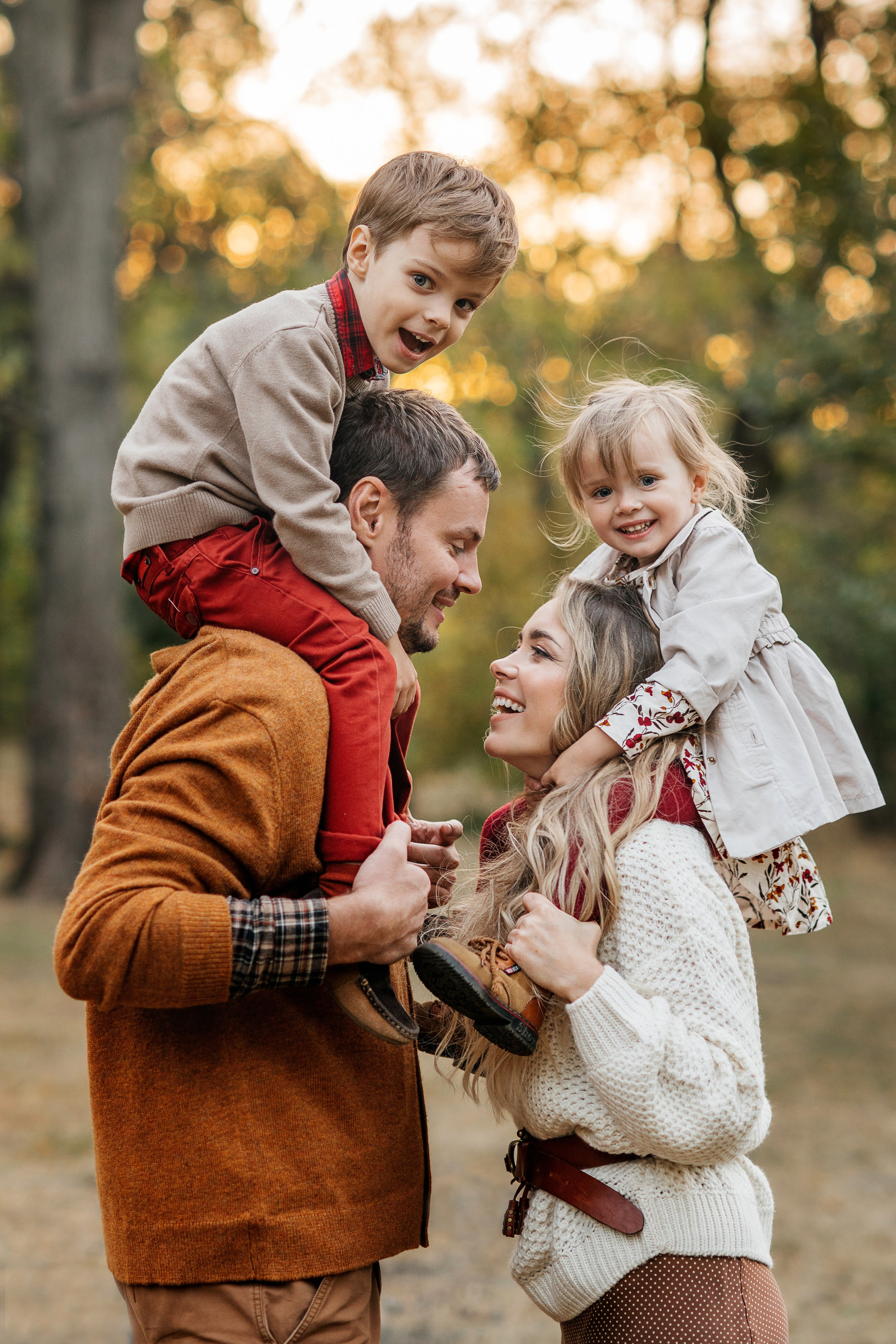 Осенняя прогулка семьи. Свадебный и семейный фотограф Надежда Соловьева