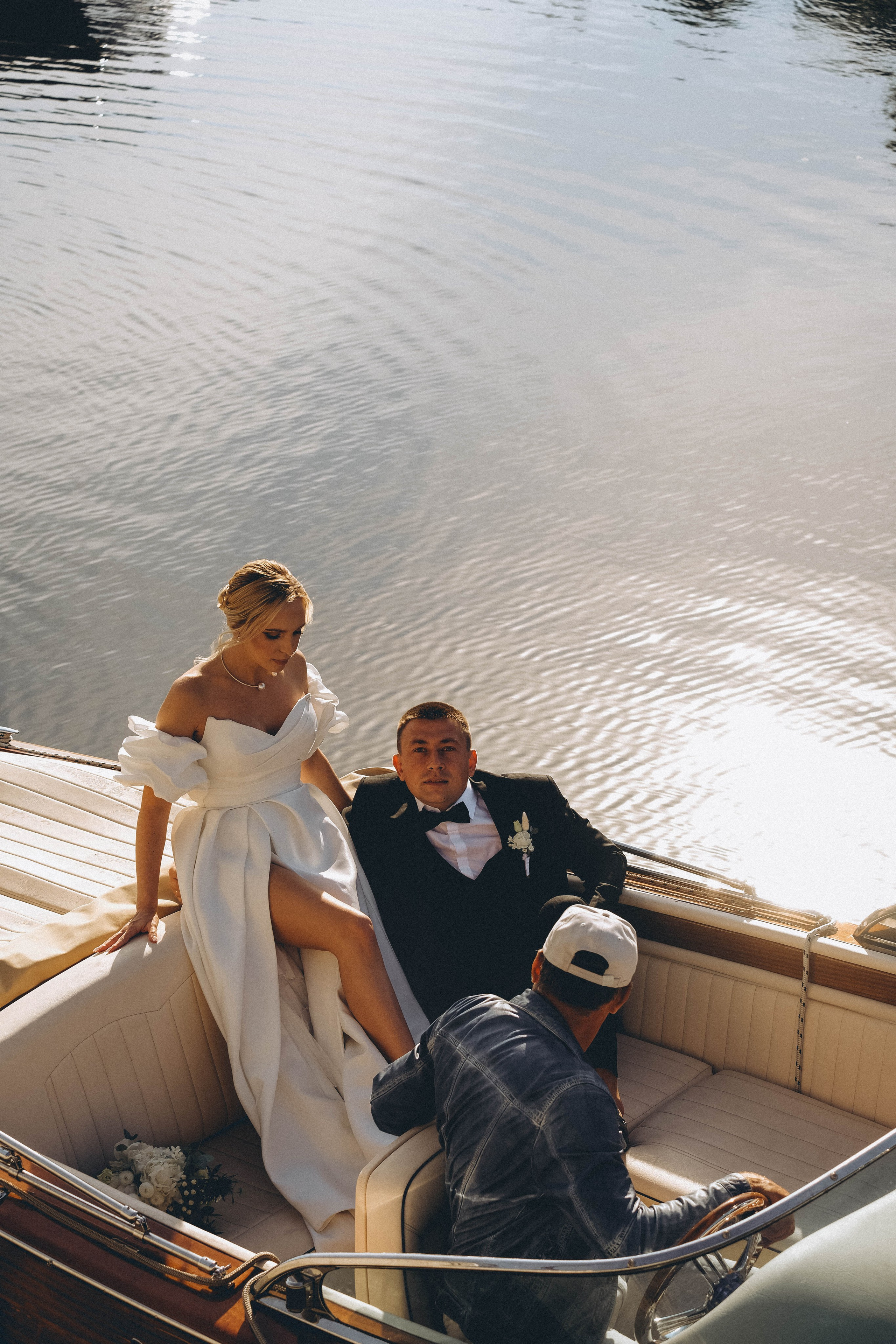 СВАДЕБГНАЯ ПРОГУЛКА ПО КАНАЛ САНКТ-ПЕТЕРБУРГА НА КАТЕРЕ. Профессиональный фотограф, Санкт-Петербург — Виктория Богомолова