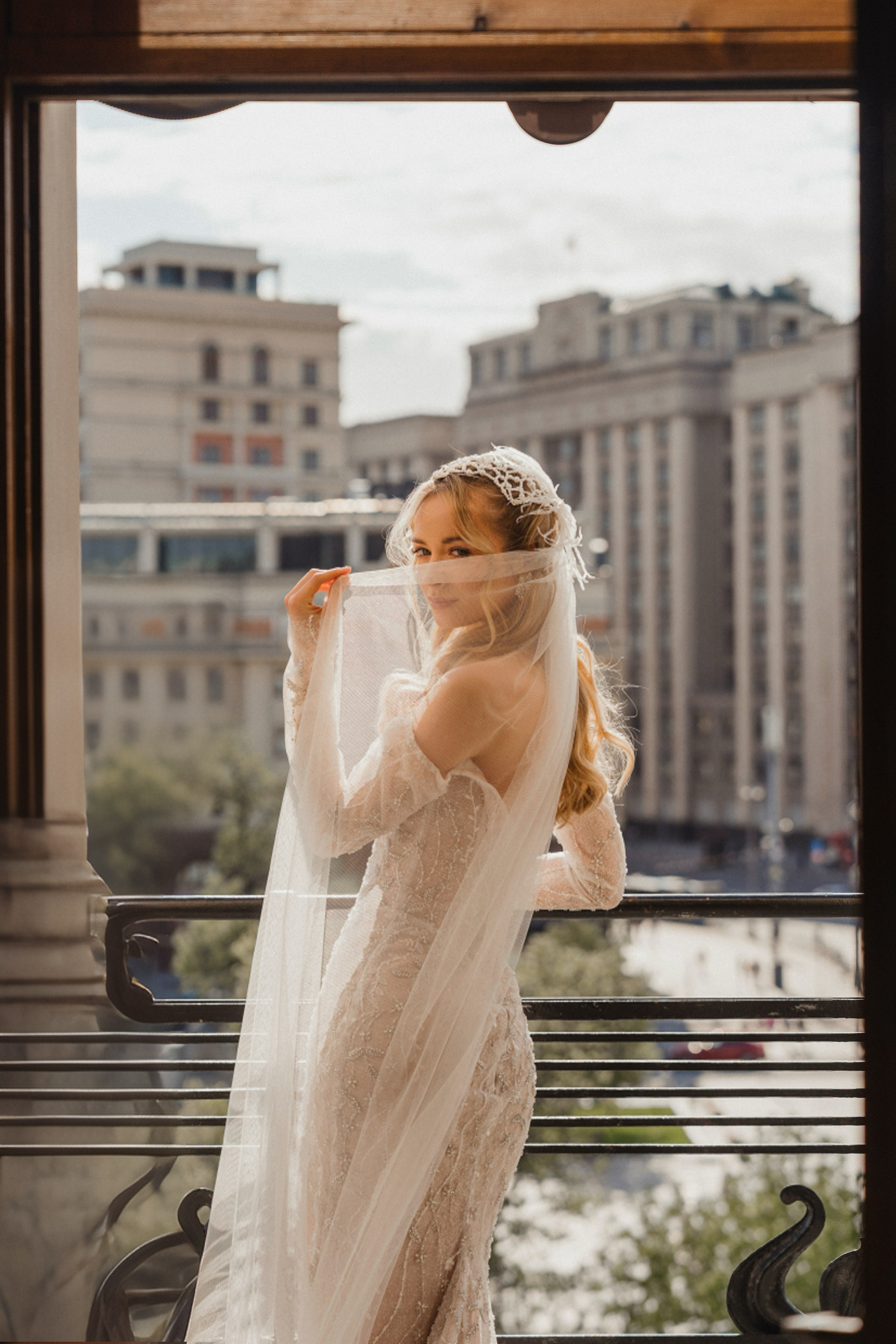 Свадебная фотосессия в отеле Метрополь. Свадебный фотограф в Москве Анна Полушина