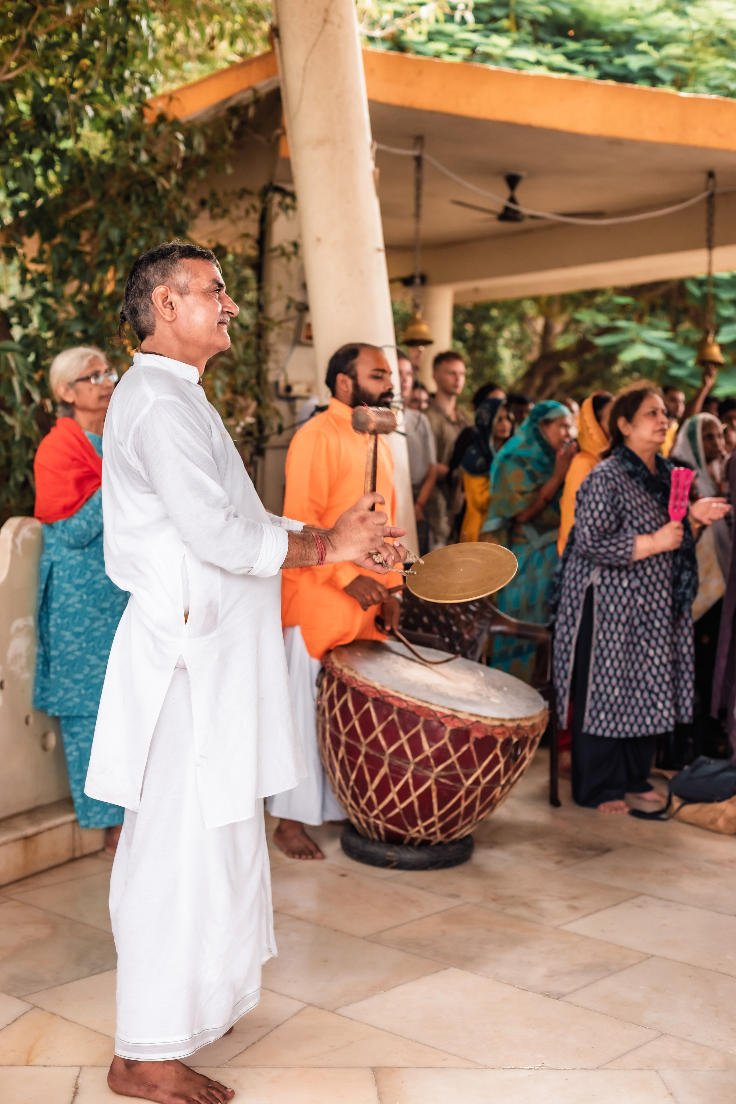 Abhisheka Devraha Baba on Sri Devdas ji maharaj bd. Mariam Bagdasaryan