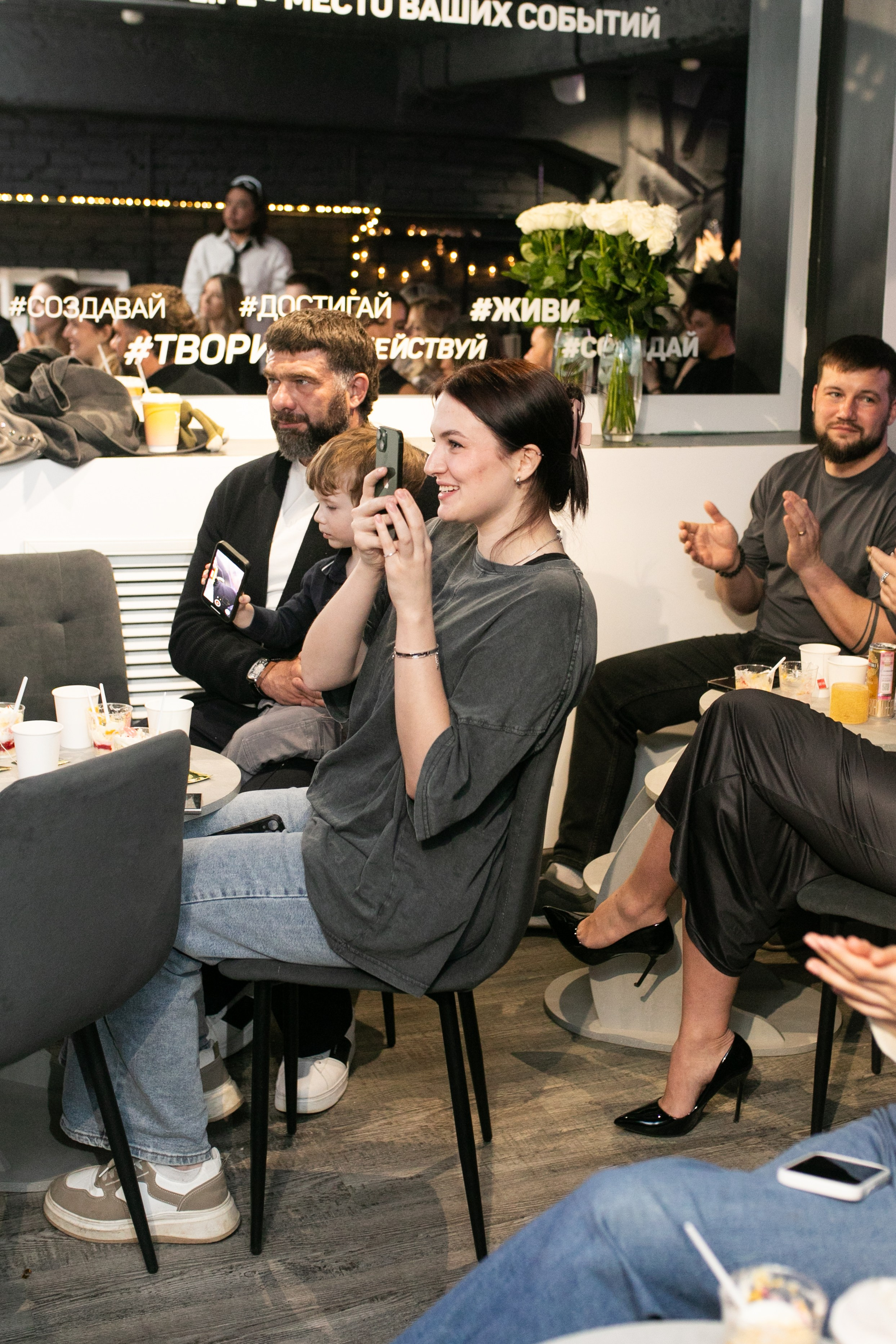 Квартирник (отчетный концерт студии Ирины Кюлян). Фотограф в Новосибирске Ася Зверева