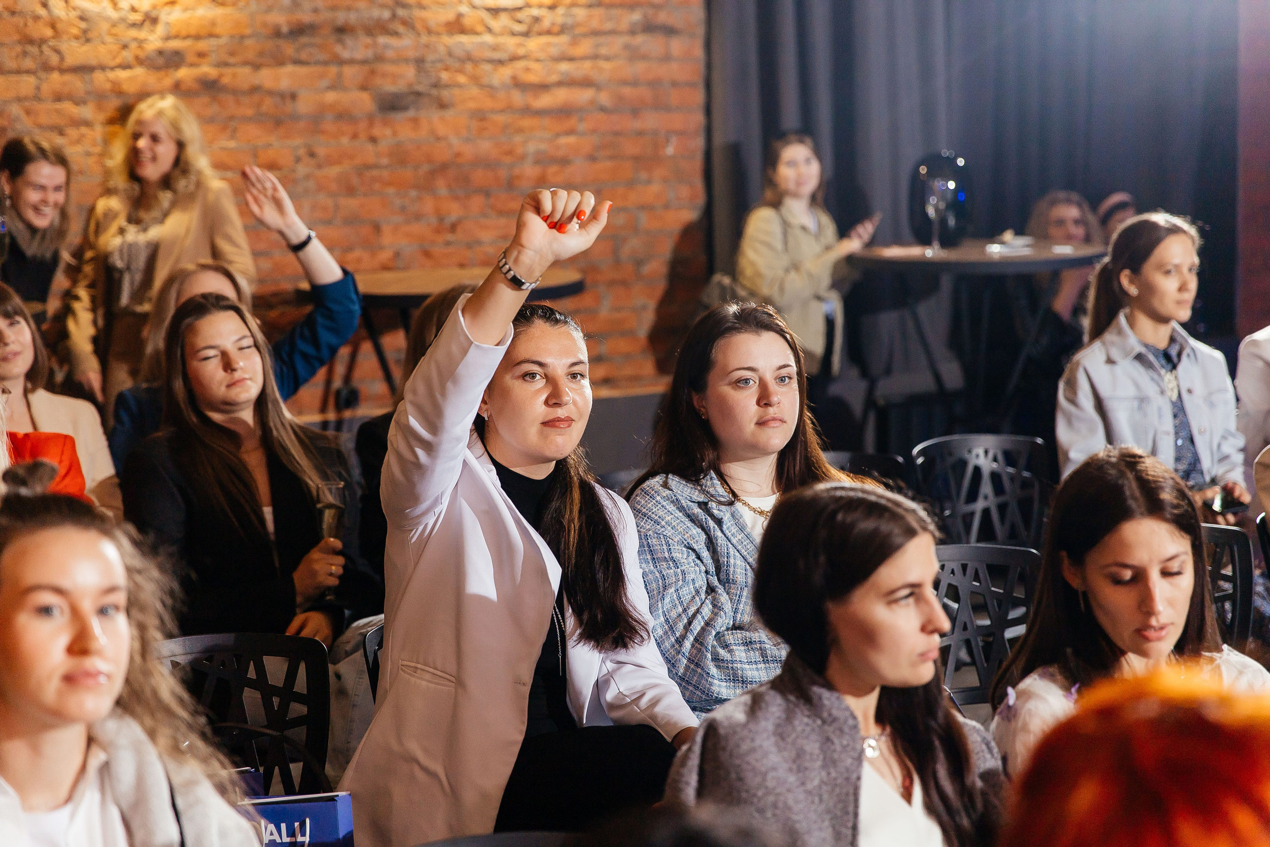 Презентация новинок систем света Maytoni в One way loft. Фотограф в Красноярске Надежда Воскресенская