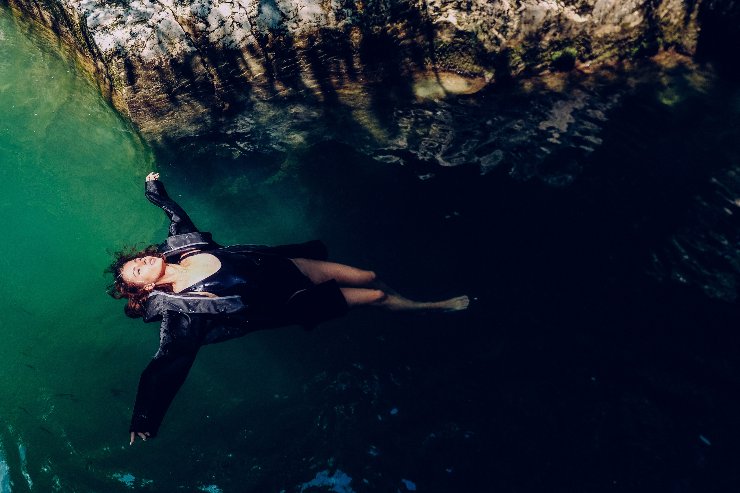 SURFER RAINCOATS. Фотограф Артем Дербенев Москва