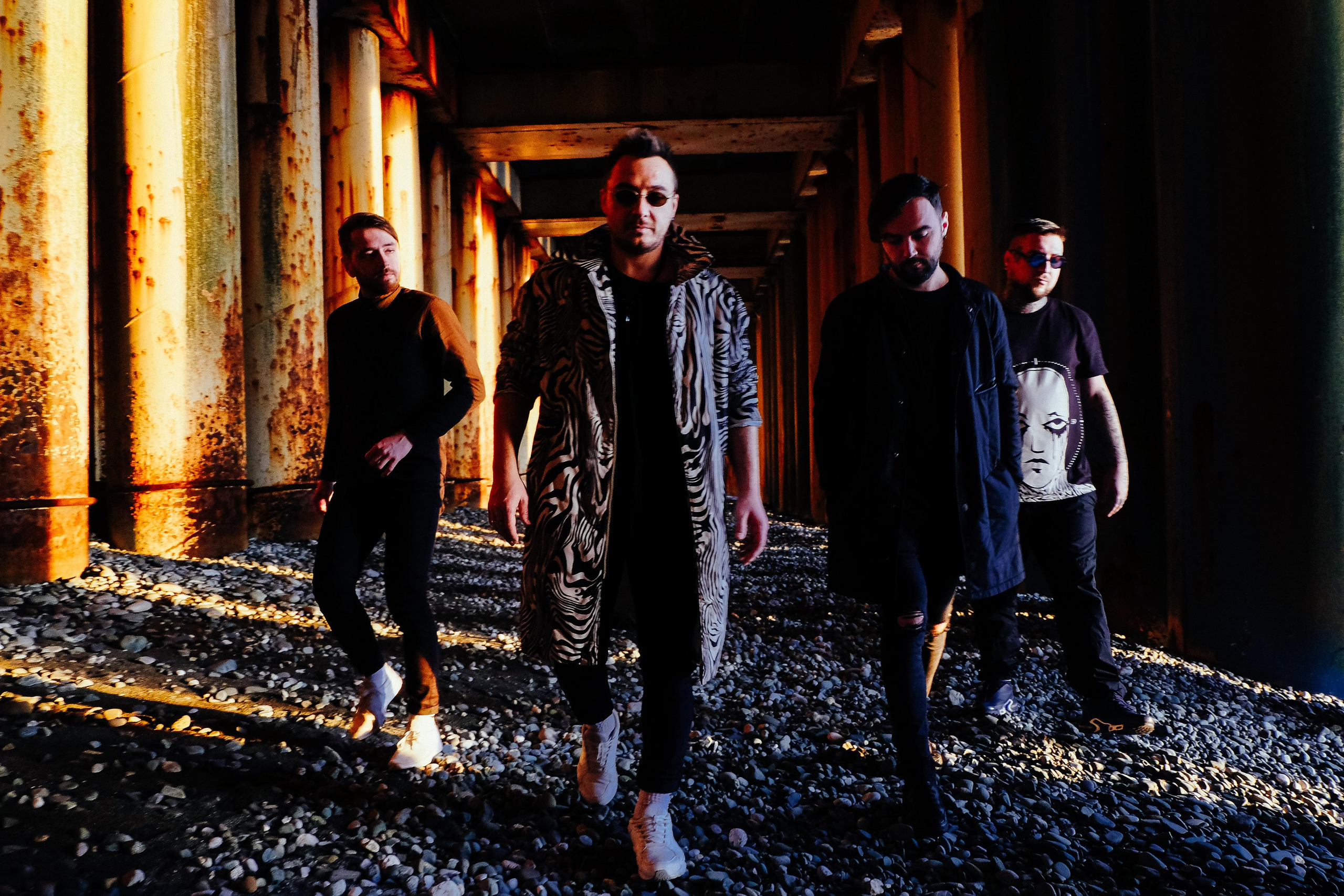 MARS NEED LOVERS портрет