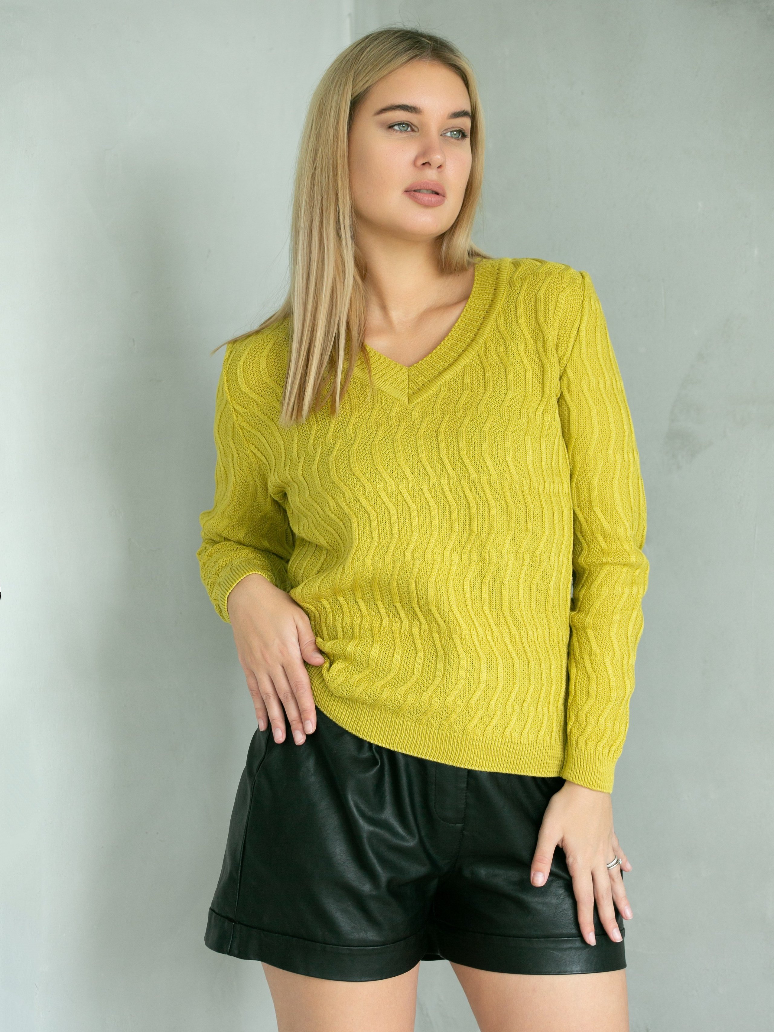 Вязанный трикотаж для маркетплейсов. Предметная, рекламная фотосъёмка в Орле. Предметный фотограф в Орле