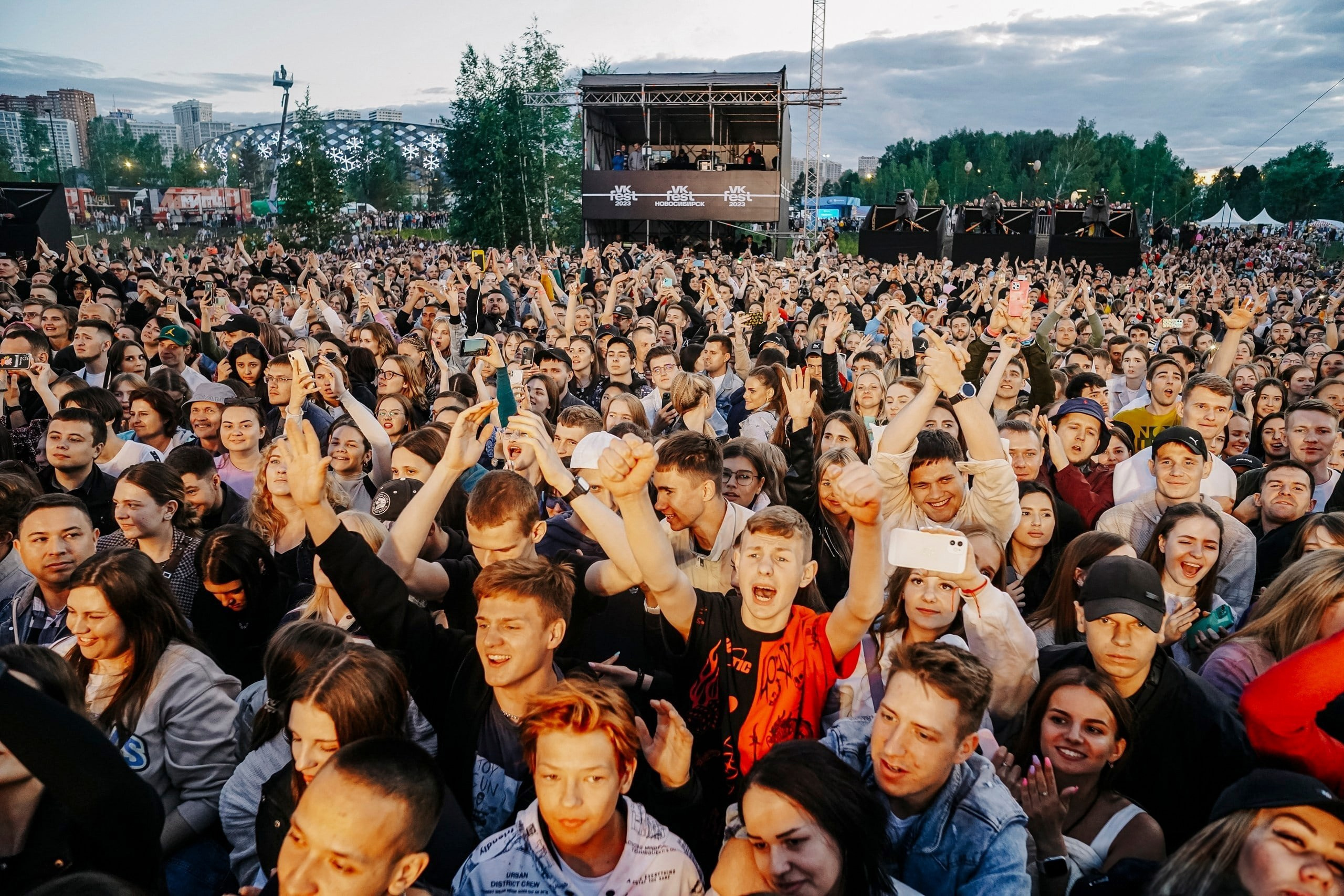 VK Фест 2024. #фотокаквкино | Фотографирую людей