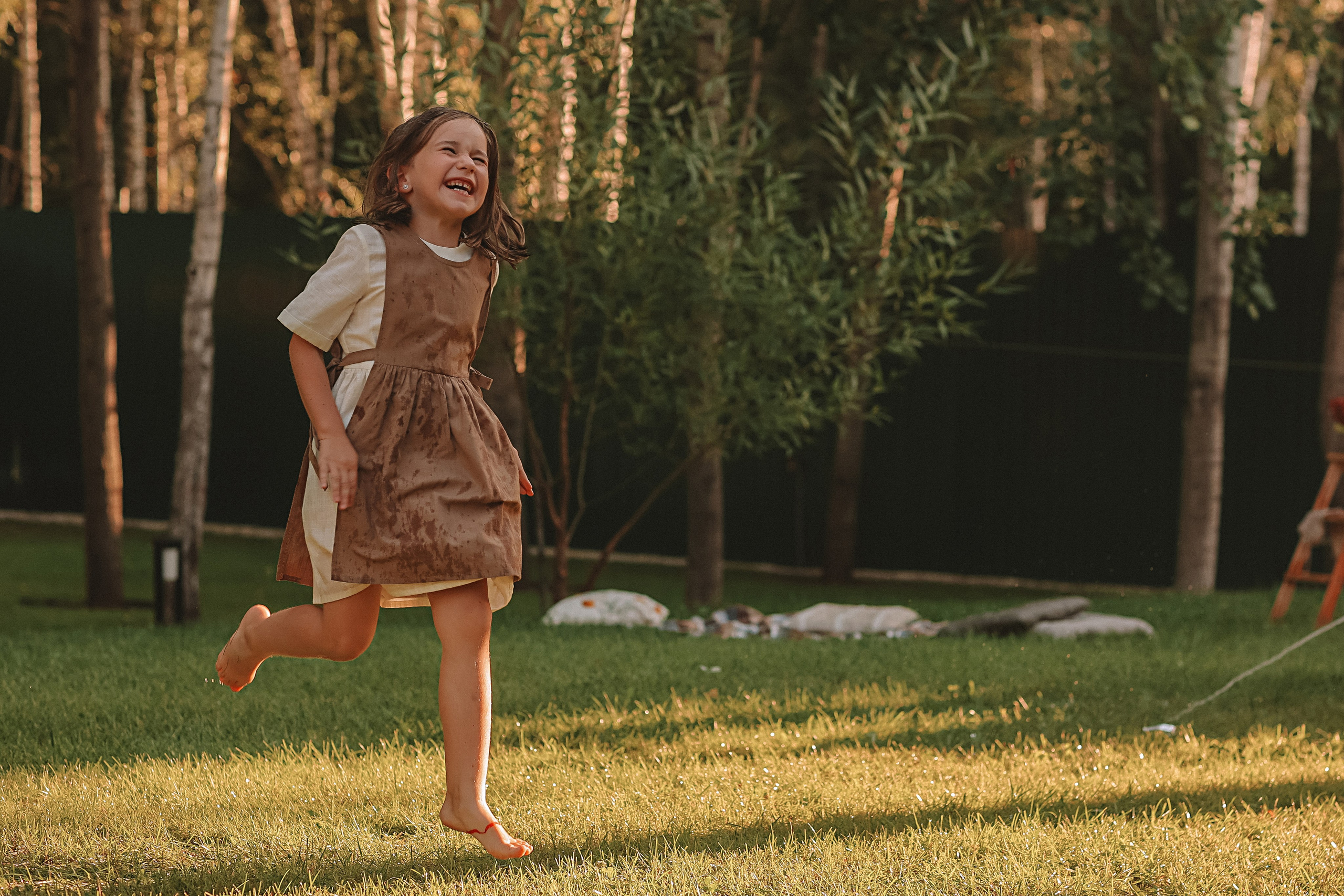 Стирка у дома. Семейный фотограф Тюмень, фотограф на роды Салмина Мария