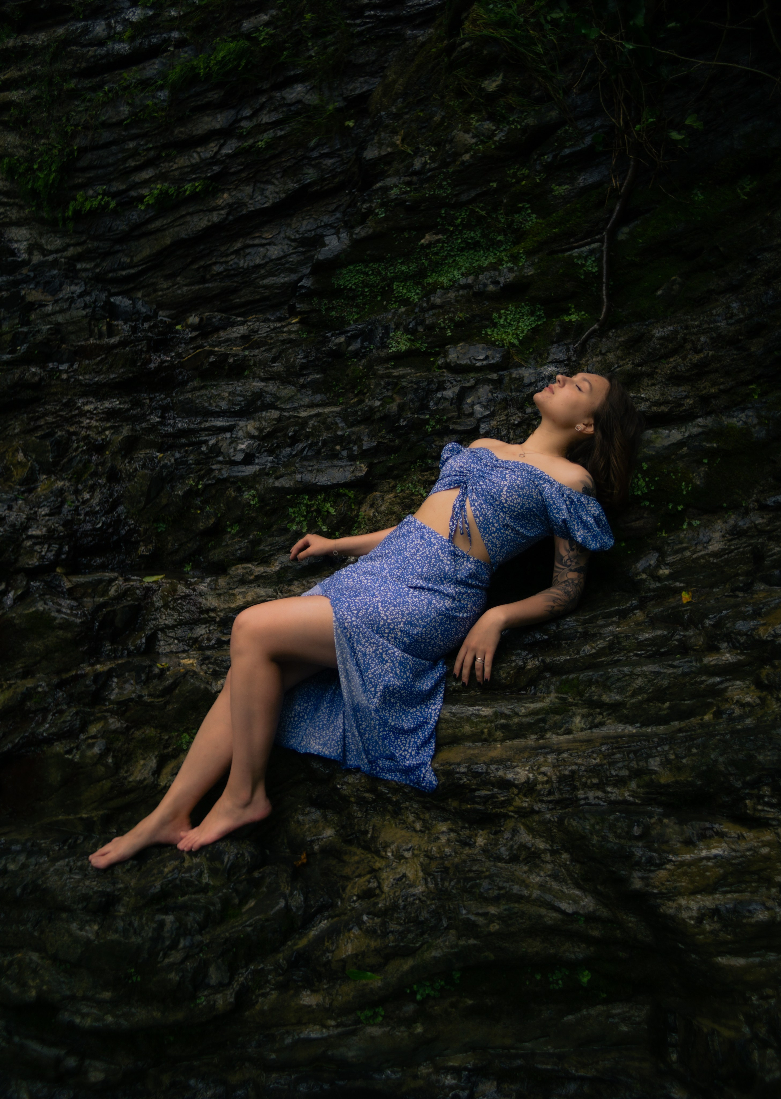 Алина на водопаде. Главная