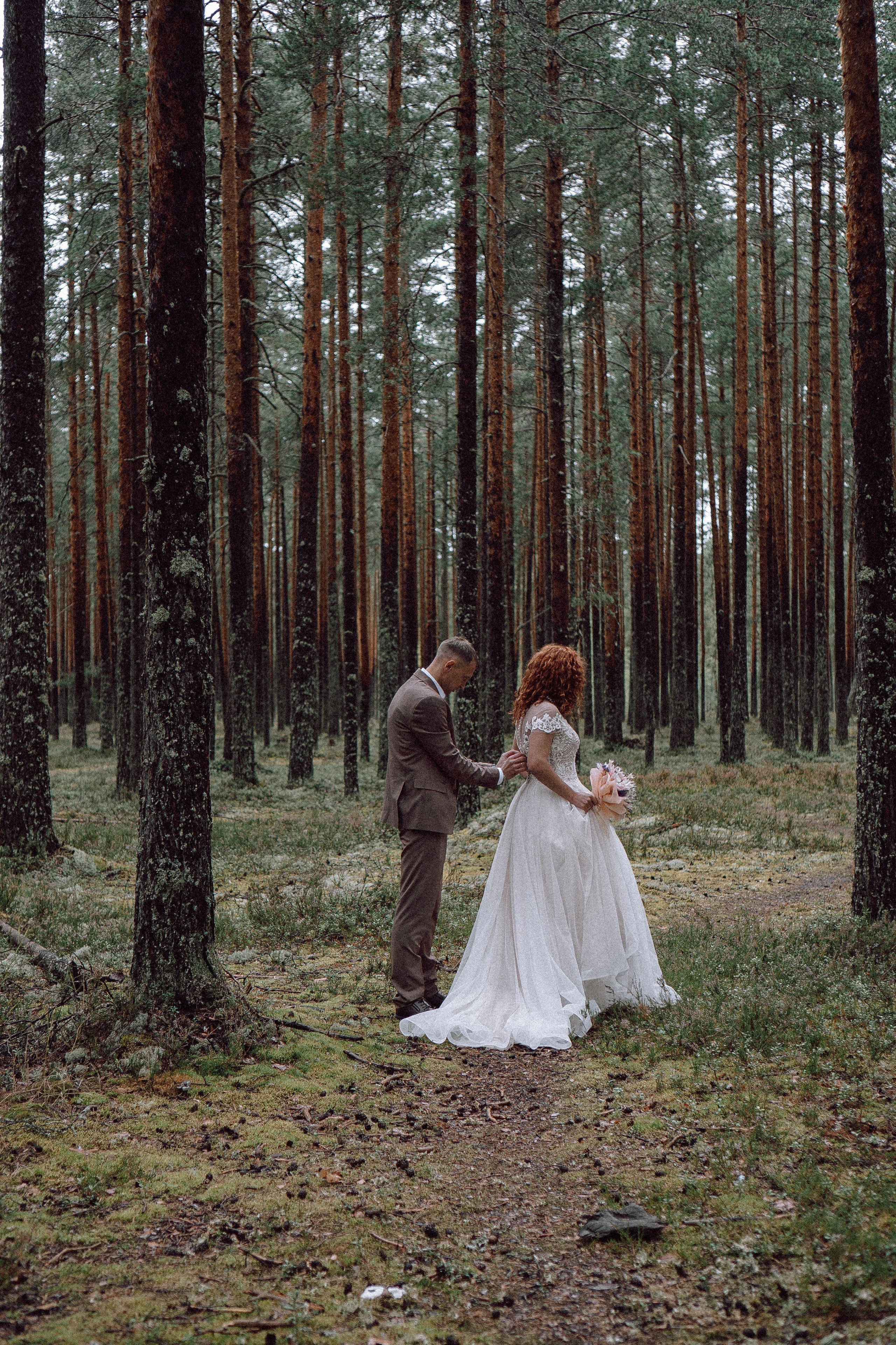 СВАДЕБНАЯ ФОТОСЕССИИЯ ПАРЫ В ГОРОДЕ ПРИОЗЕРСК В СОСНОВОМ ЛЕСУ И С ПИКАПОМ. Профессиональный фотограф, Санкт-Петербург — Виктория Богомолова