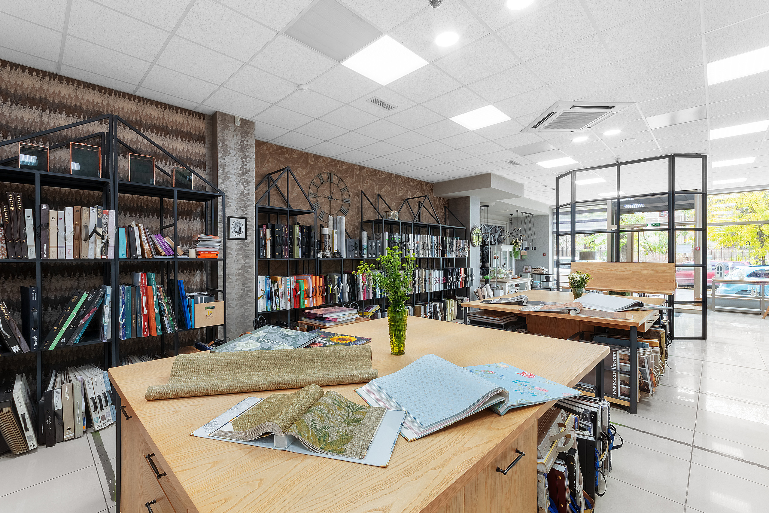 Магазин обоев и текстиля. Фотограф в Крыму Романенко Даниил