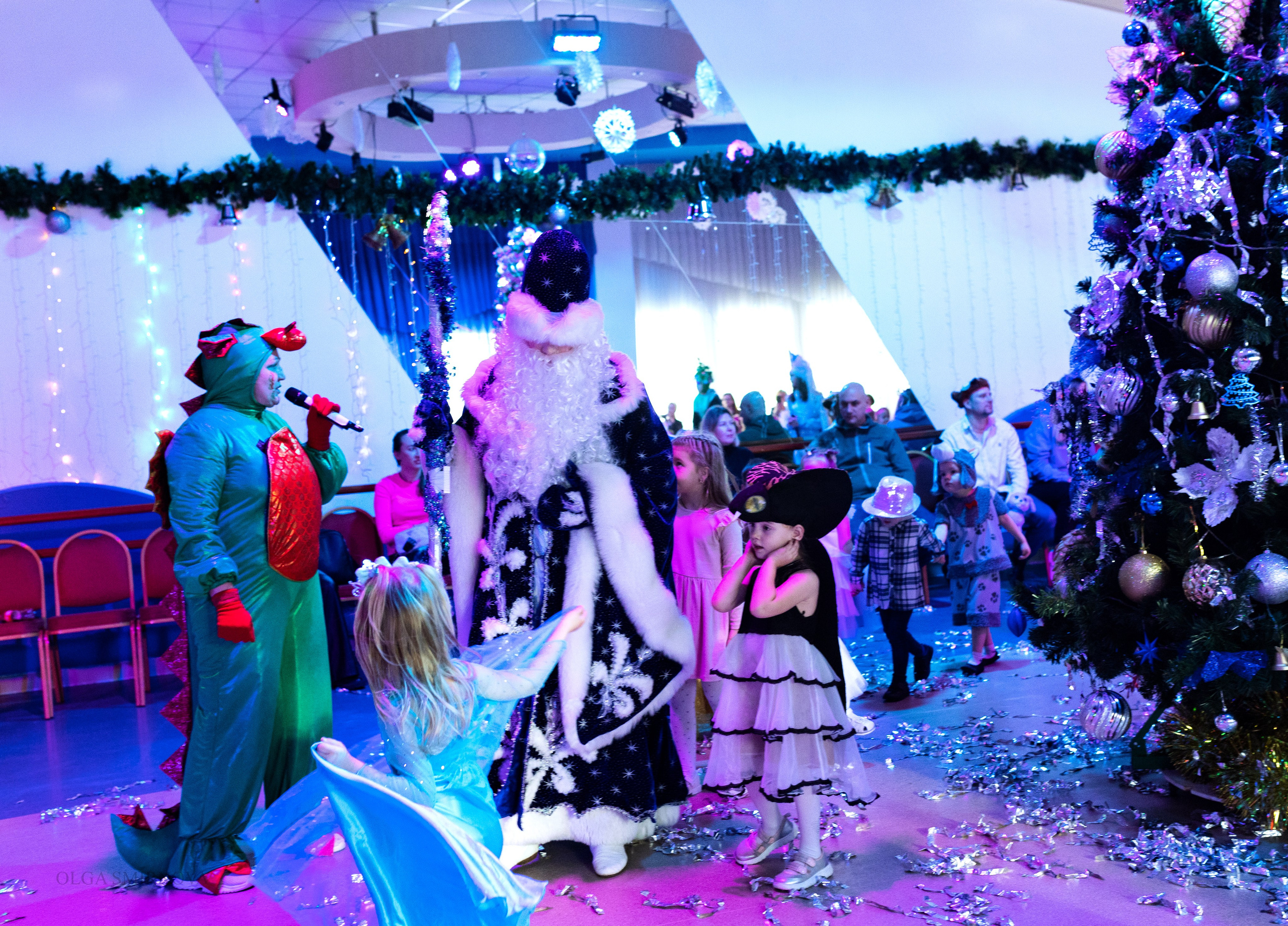 Утренник в ДОФ 04.01.25. Ольга Смирнова юрист, фотограф