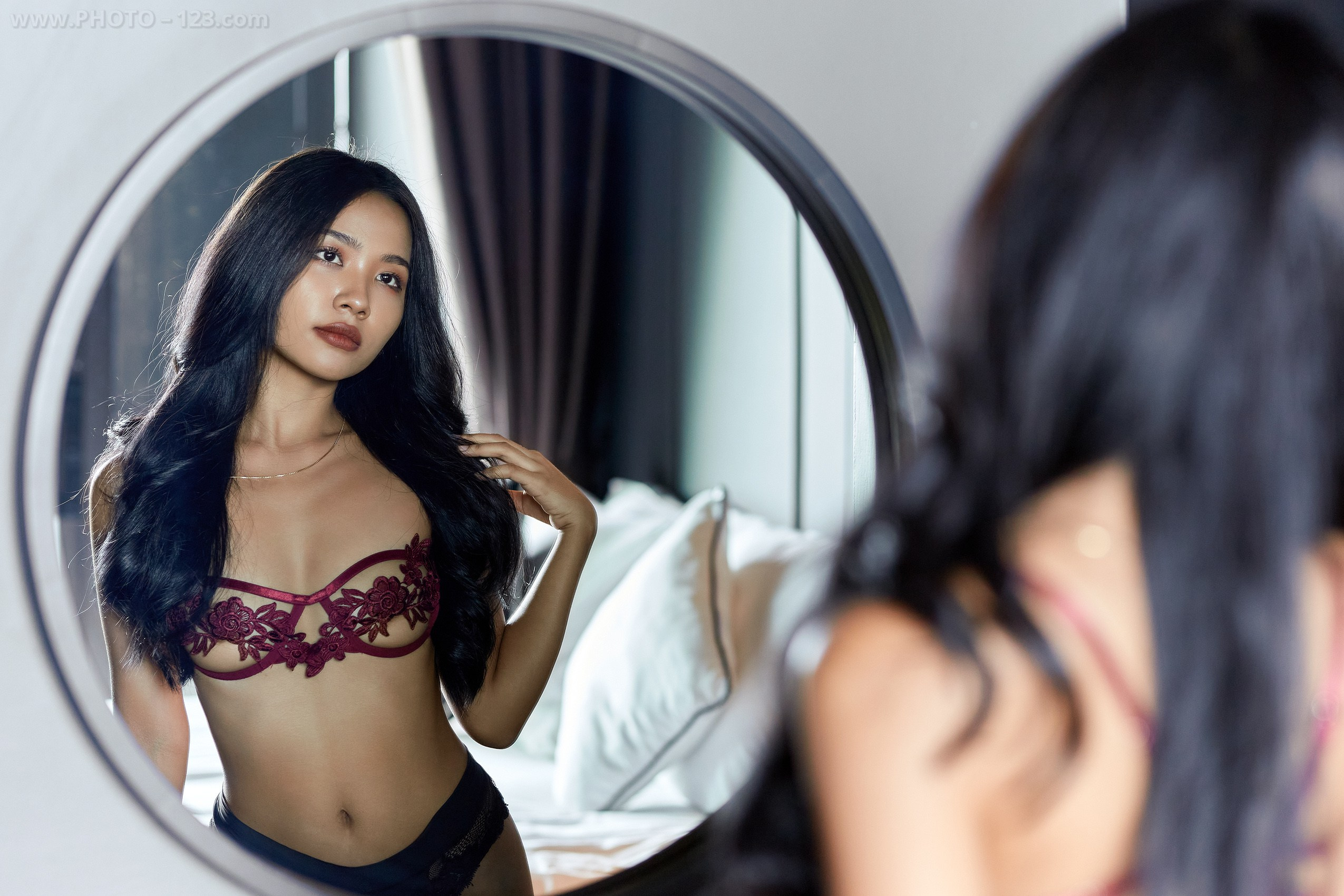 Mimee (18+). Photographer, Retoucher & Graphic Designer @photo123pro