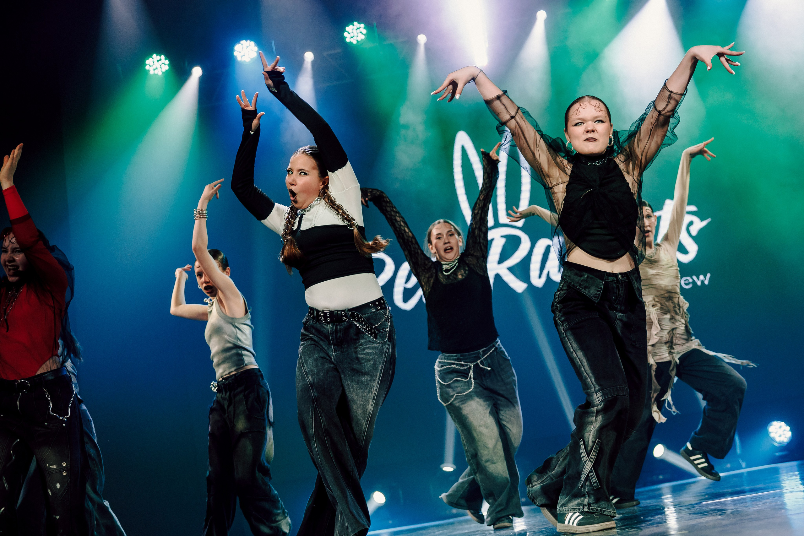 Отчётный концерт танцевальной школы «Red Rabbits» 2025. Лёшка Варзегов — фотограф