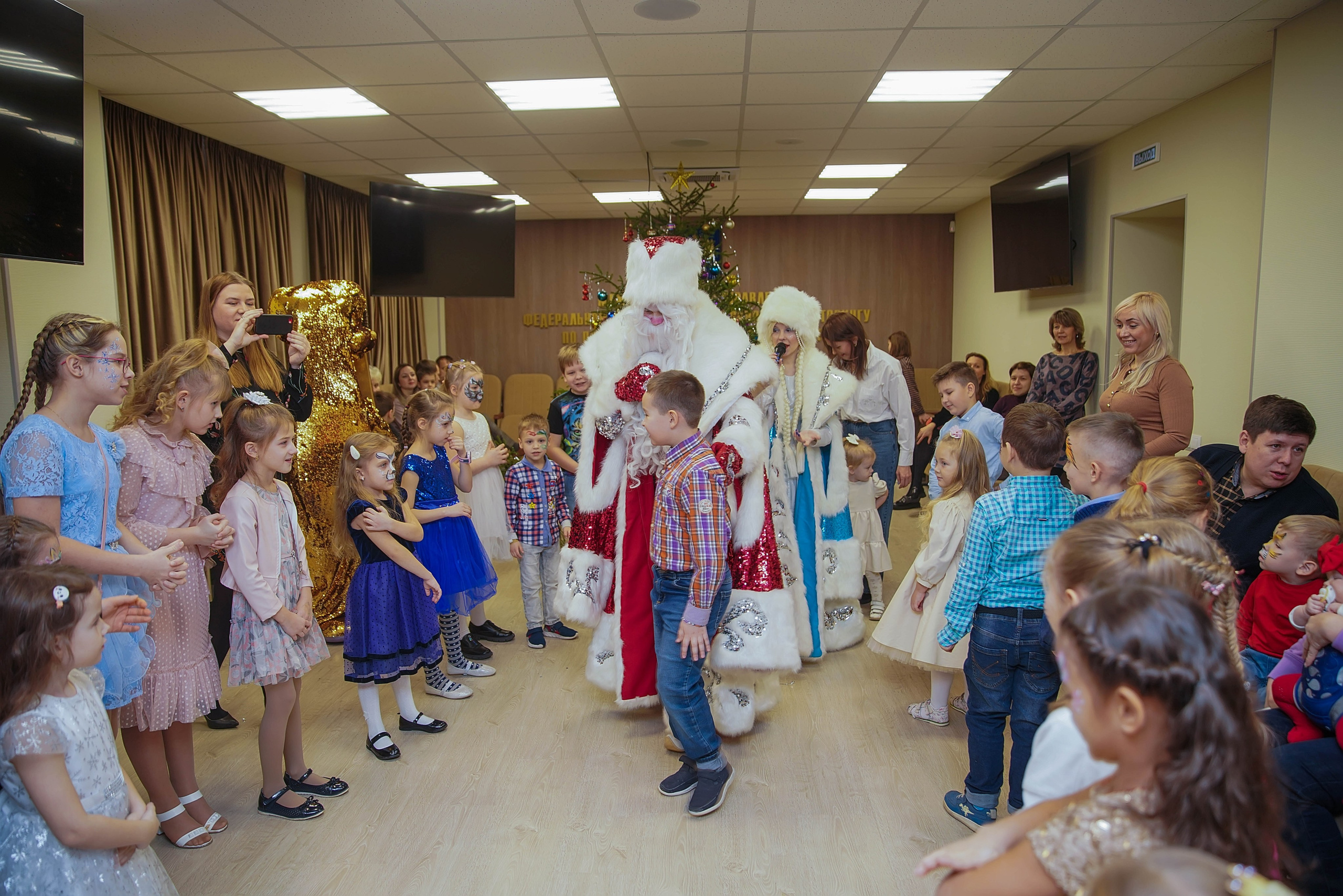 Елка НБД банк. Семейный и детский фотограф в Нижнем Новгороде
