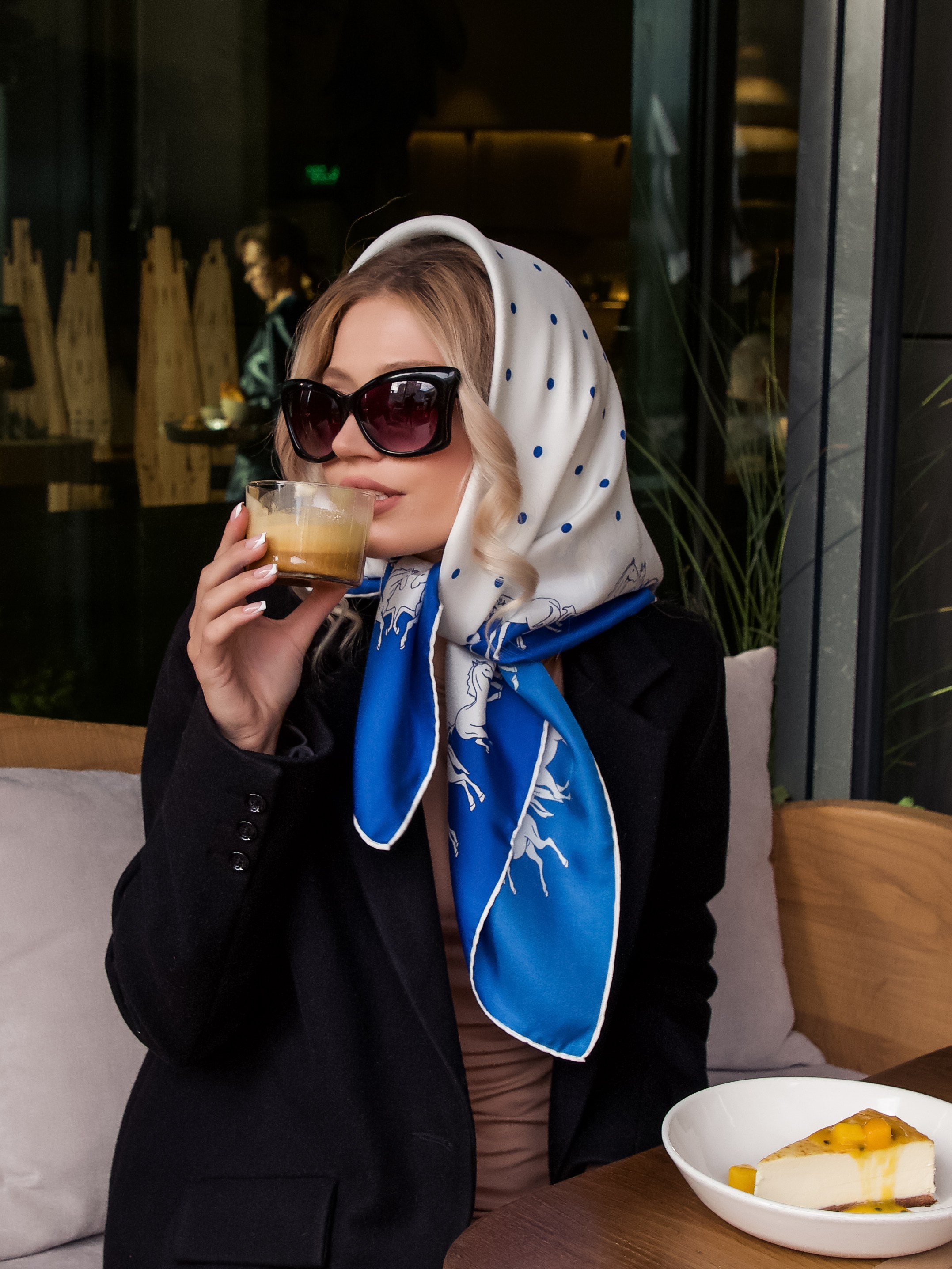 Фото на модели. Предметная Фотосьемка в Москве