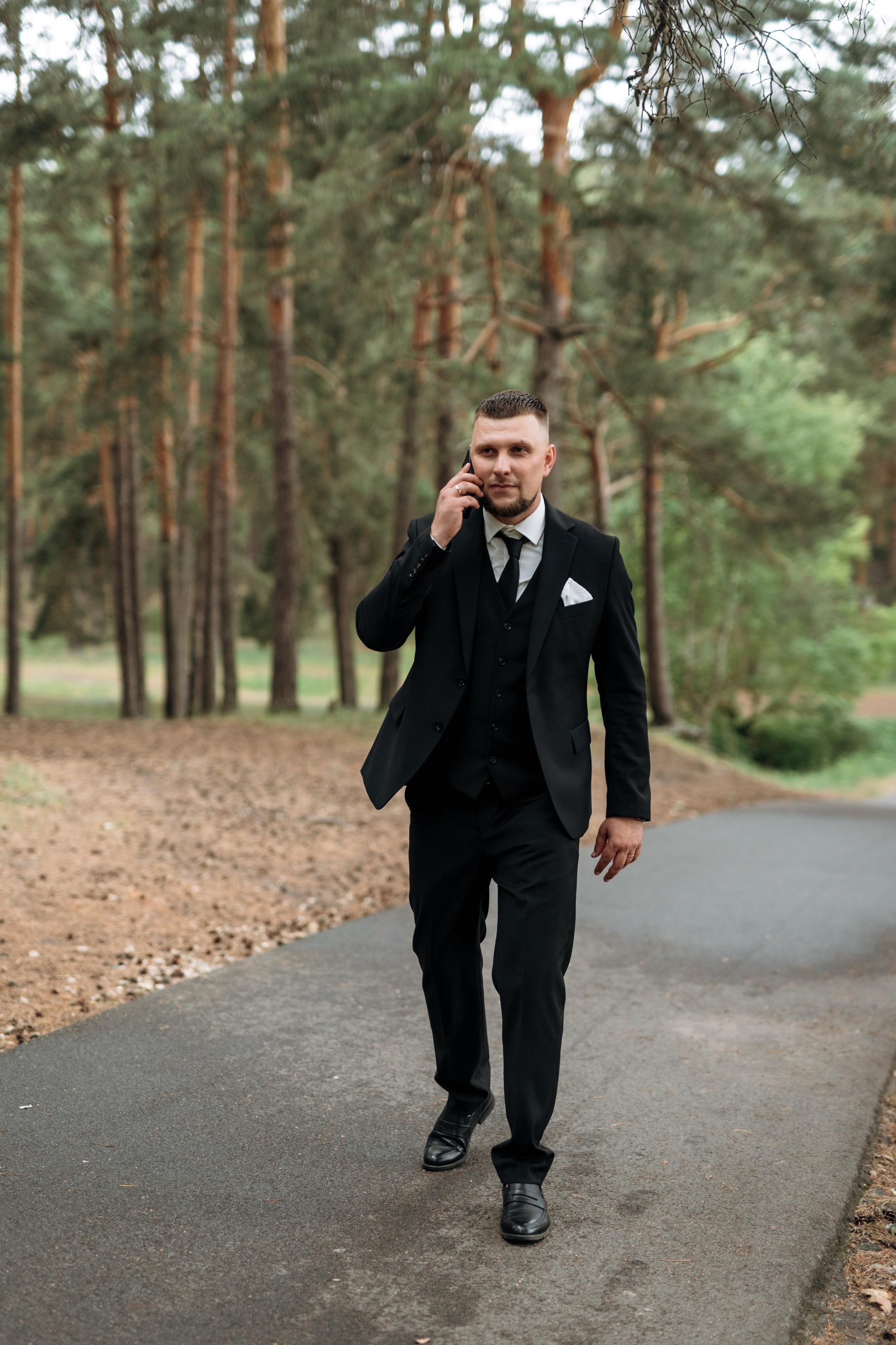 Свадебный день Яны и Максима, прогулка в лесу, Картинная галерея в Тамбове. Свадебный фотограф в Тамбове Павел Четвертков