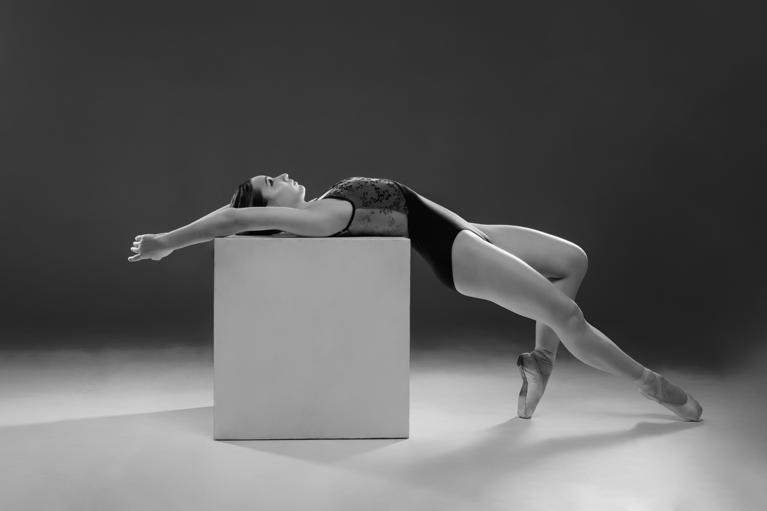 Гимнастика и балет. Фотограф беременности в Тюмени Любовь Докучаева