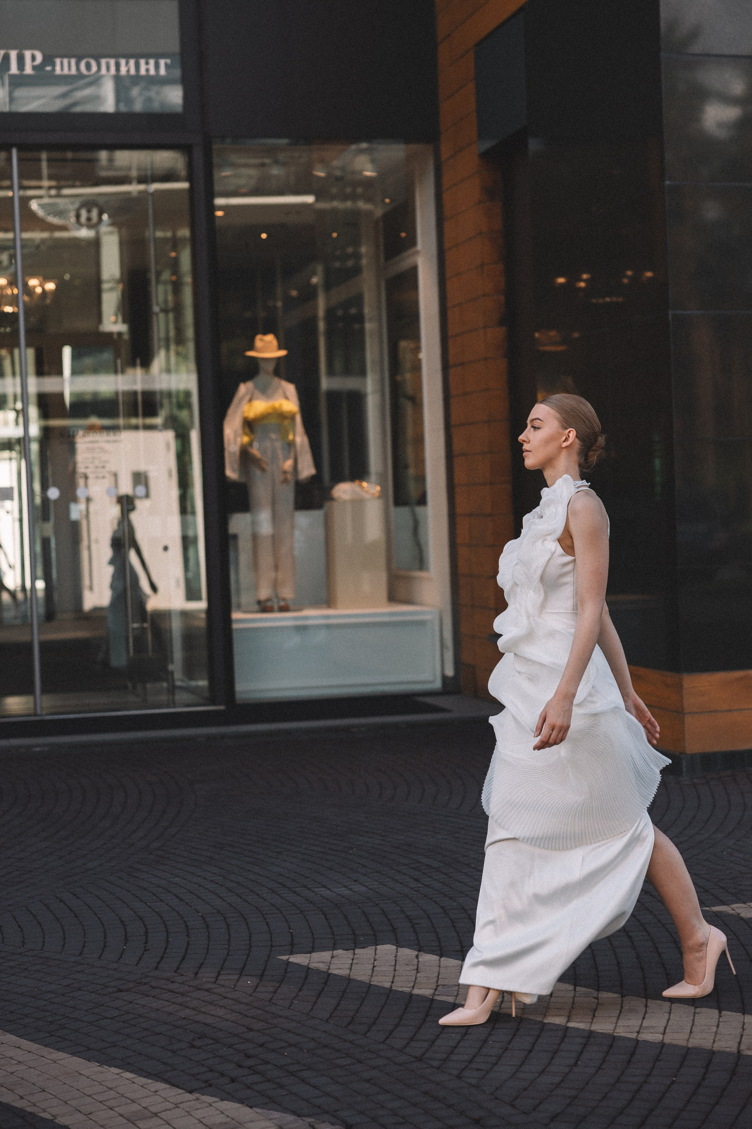 Свадебная фотосессия в Барвиха Luxury Village. Свадебный фотограф в Москве — Оскар Гелманов