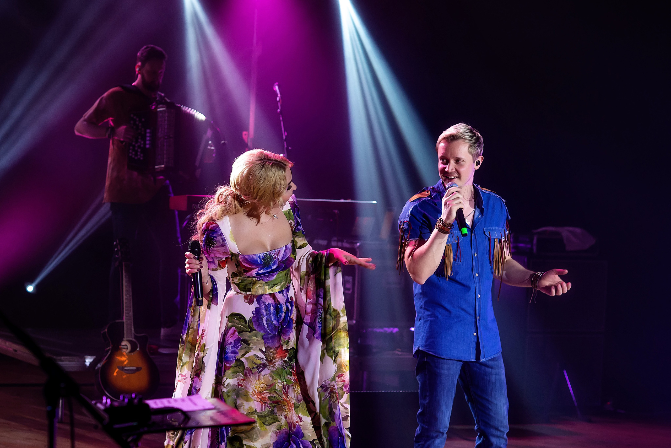 Концерт Пелагеи. Школьный, фэшн фотограф в Тюмени и в России Ирина Королева