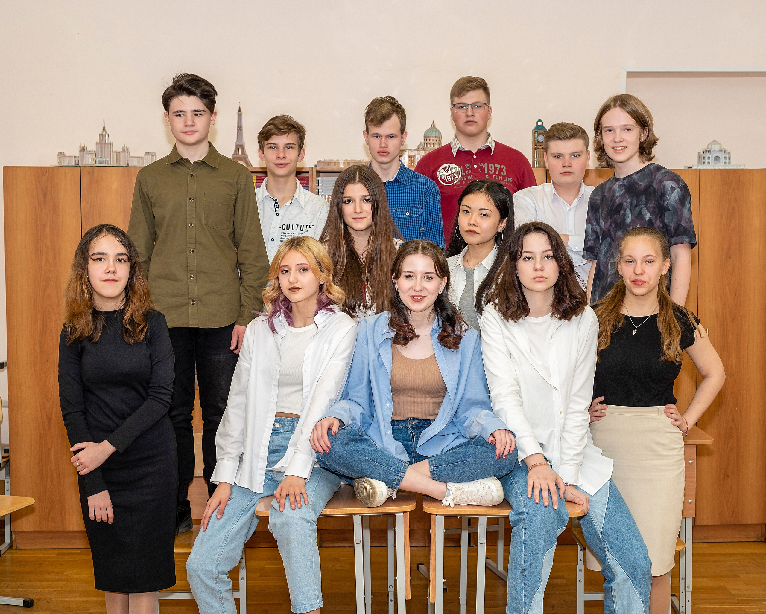 Фотосессия в классе и на территории школы. 9-И класс школа 1413. Детский и семейный фотограф г. Москва Оксана Катаджи