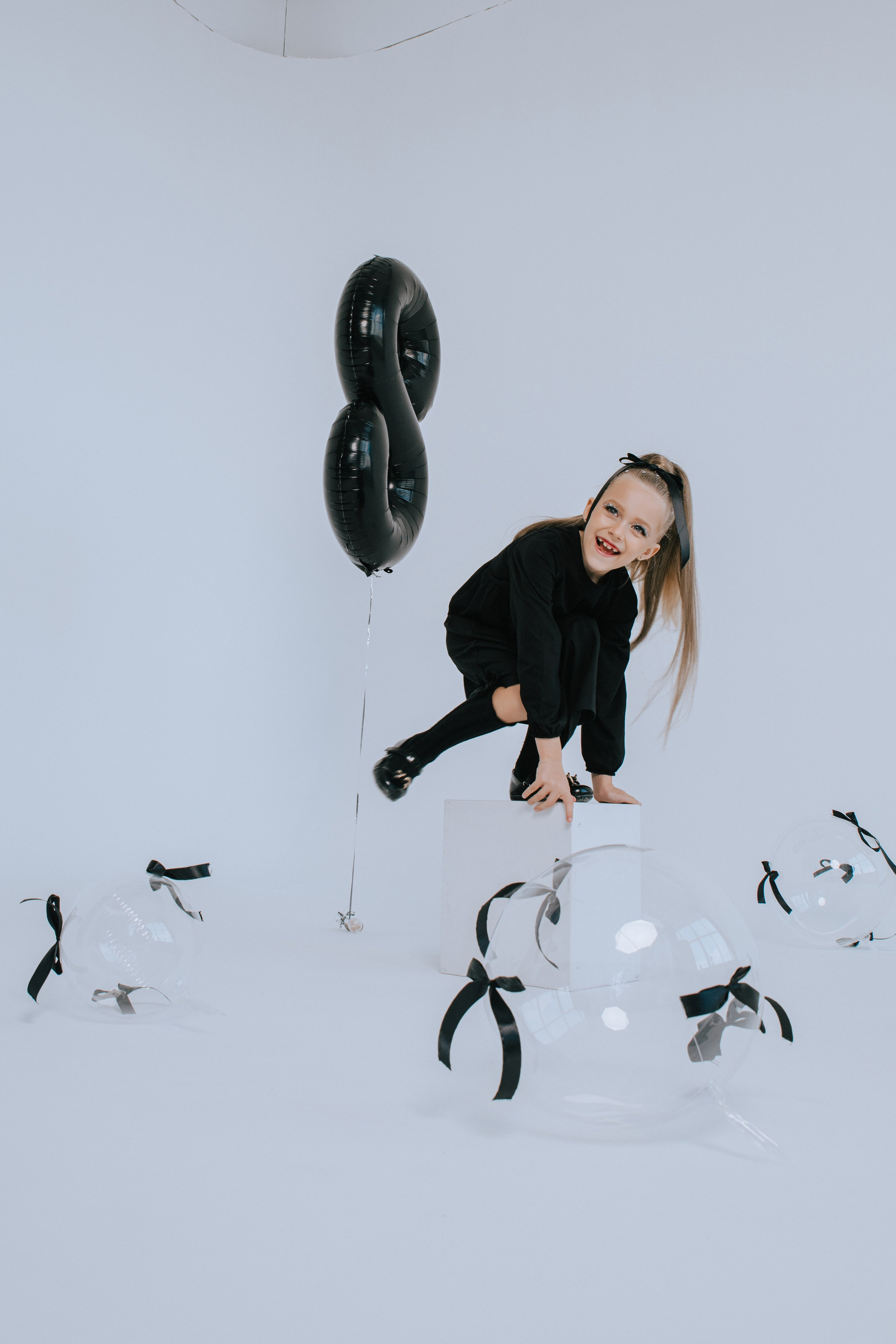 Мира. Фотограф Ярмишко Дарья. Выпускные фотокниги