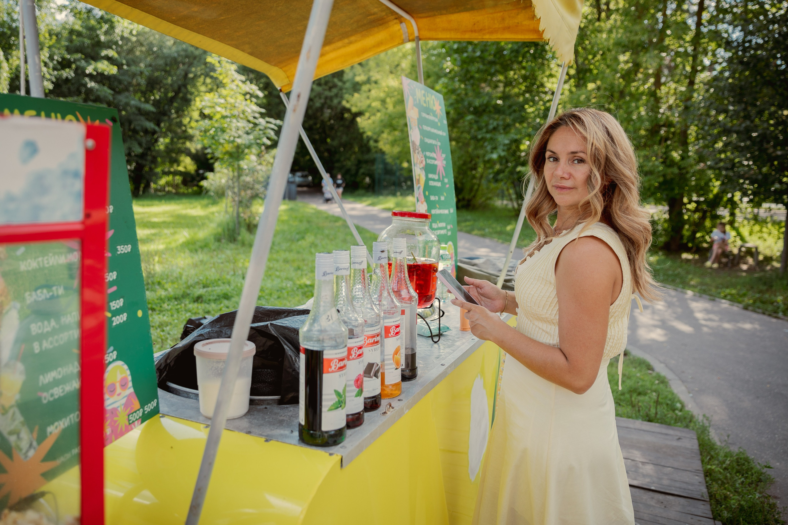 Мама и дочка на прогулке. Индивидуальный и семейный фотограф Ирина Москвичёва