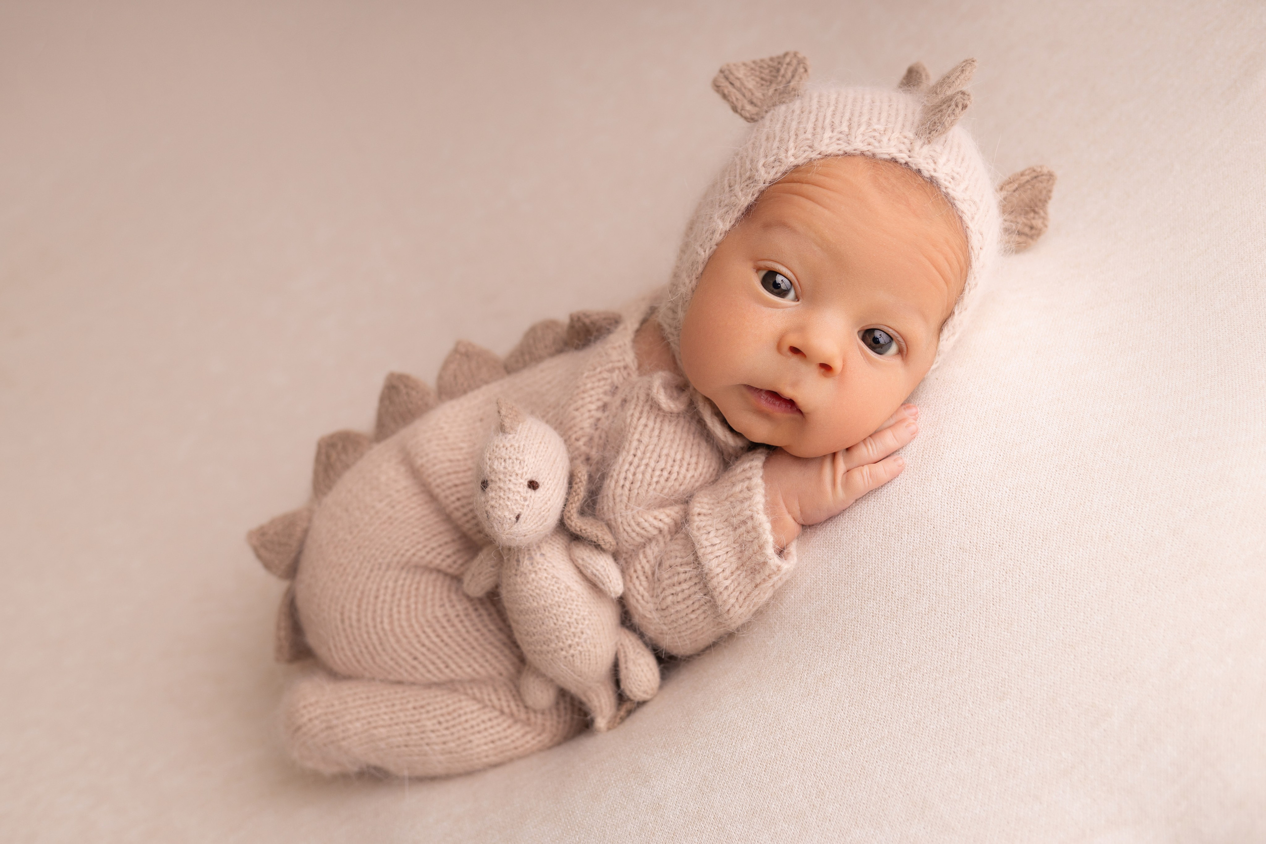 Классическая фотосессия малыша. Фотограф новорожденных малышей в Омске и Омской области Эльвира Камаева