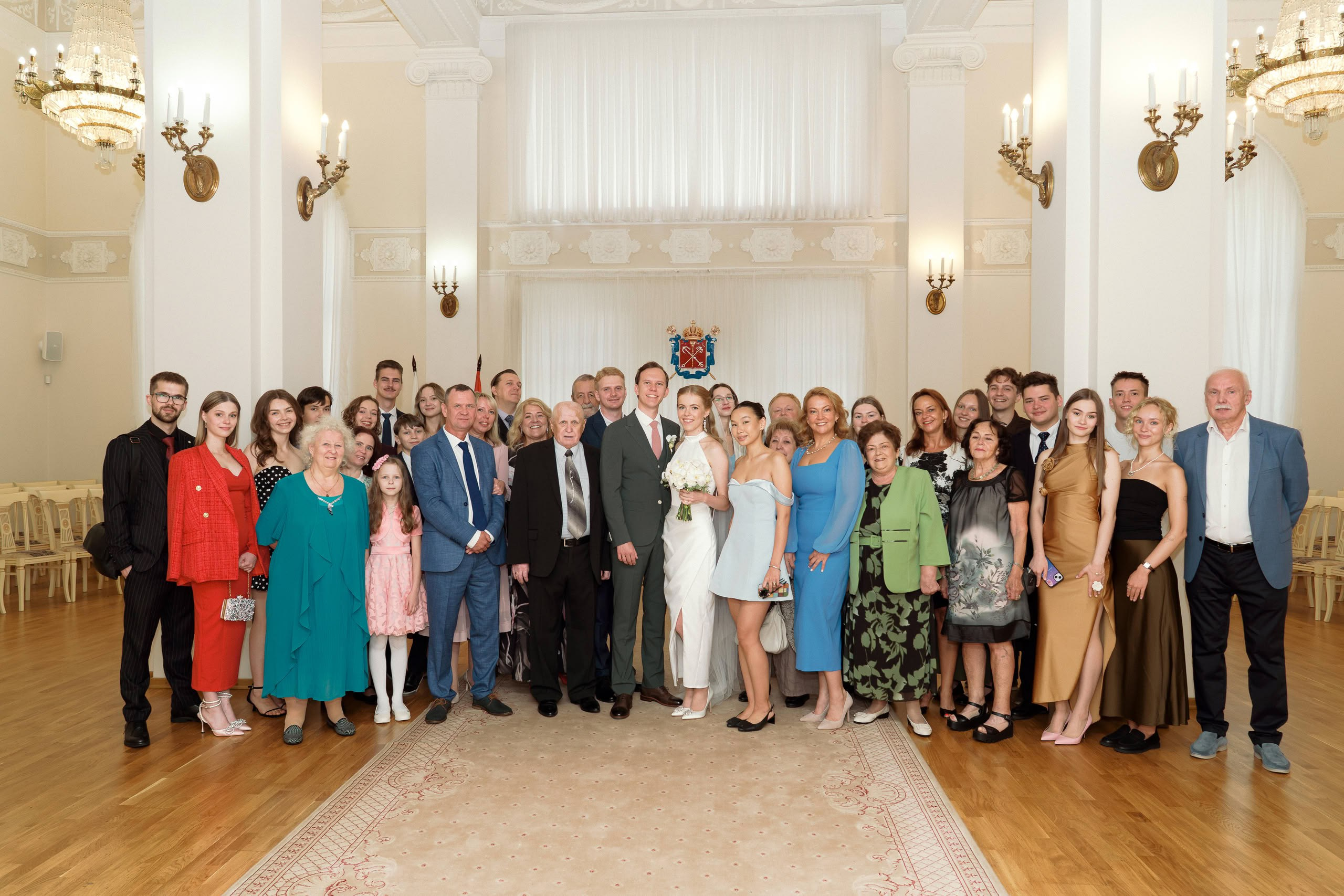 Арина и Илья — свадьба в Петербурге, цифра и плёнка. Свадебный фотограф Дмитрий Родионов — Санкт-Петербург и Ленинградская область