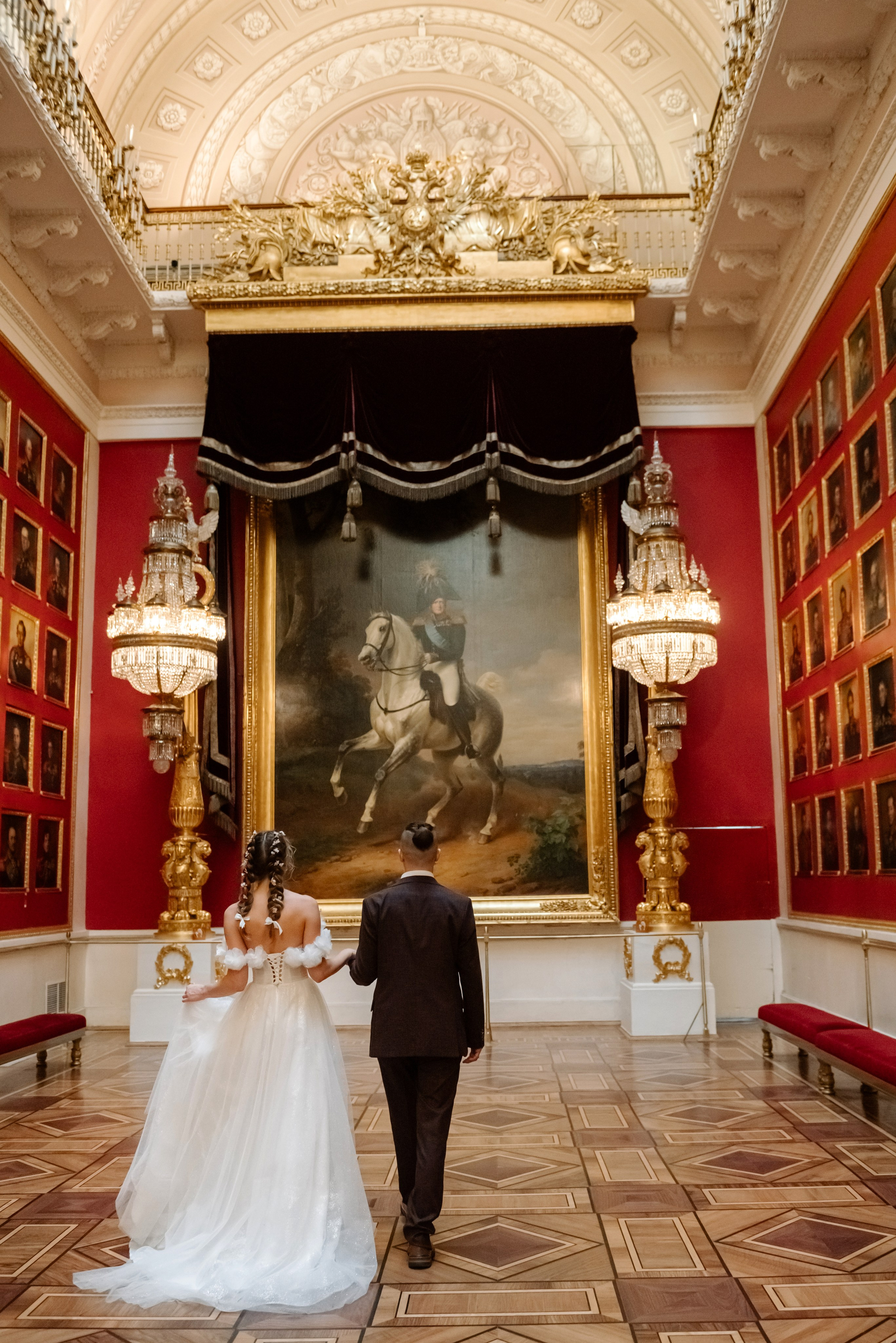 В залах лучшего музея. Свадебный и сеейный фотограф в Санкт-Петербурге Елена Худякова