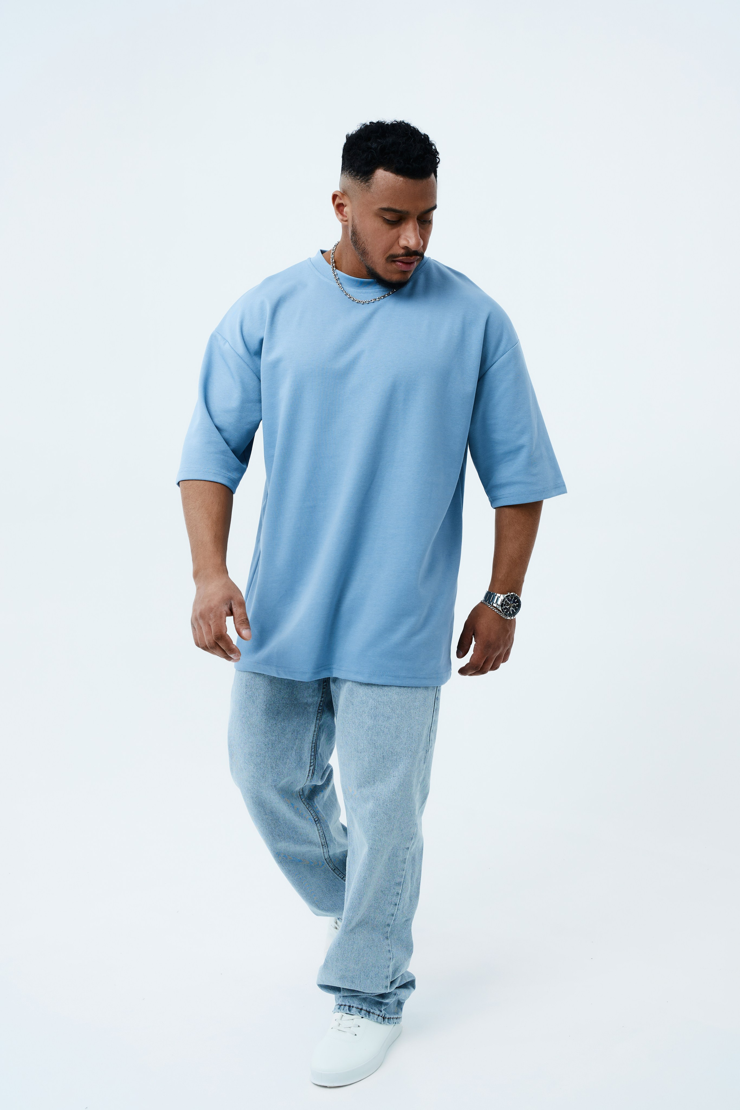 Футболки мужские. Фотограф для маркетплейсов в Москве