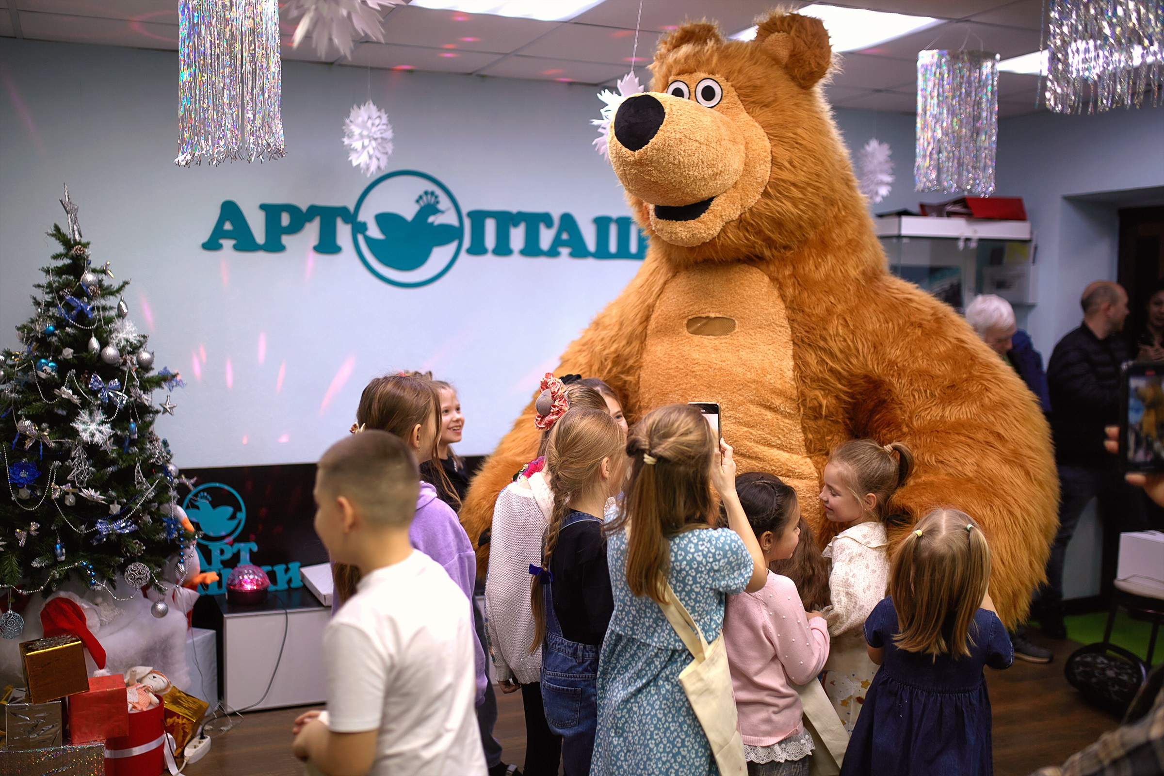 День рождения Полины (07.12.2024). Фотограф Роман Желтухин