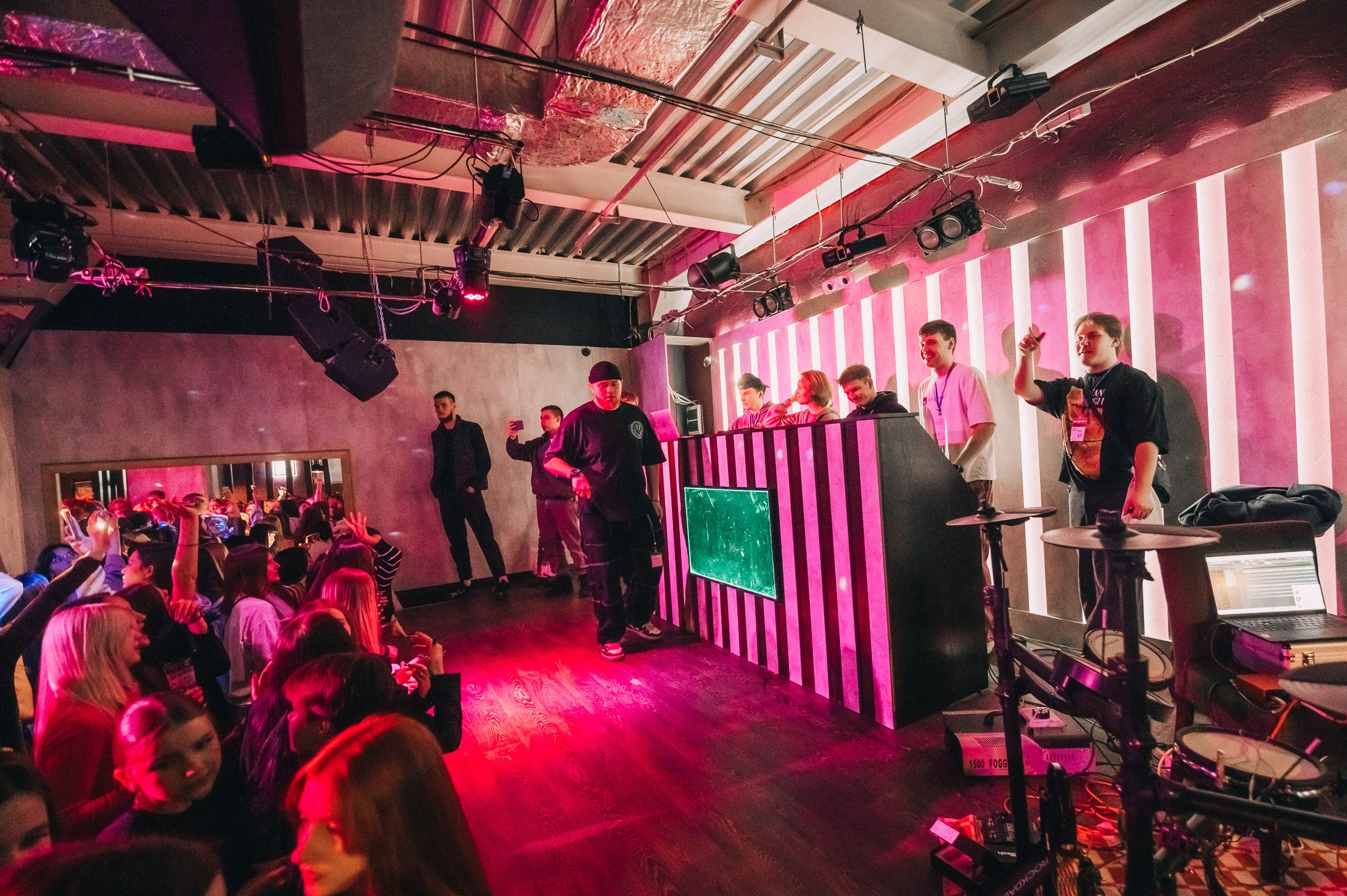 8 MARCH WOMENS DAY PARTY. Фотограф в Кемерово Владислав Шульц