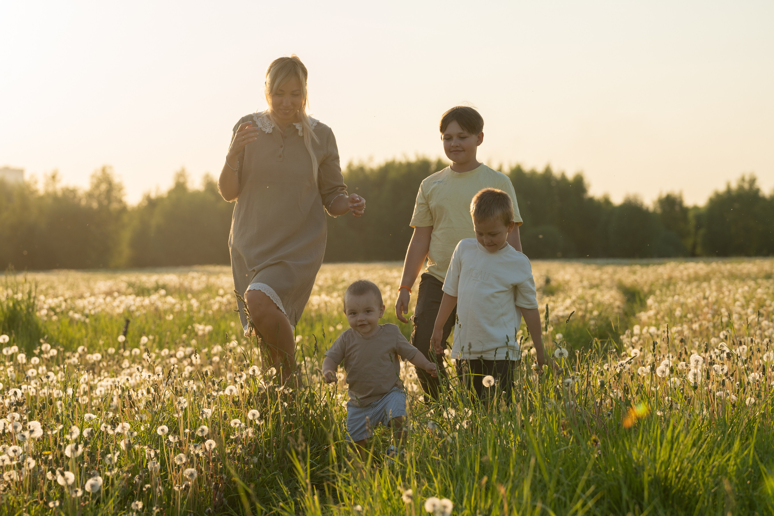 Семейная фотосессия на природе. Портретный фотограф Олеся Владимирова в Москве