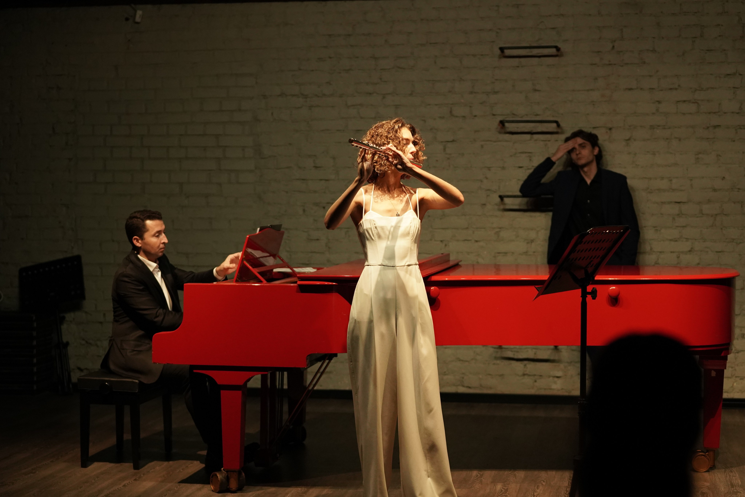 В сумраке Есенин-центра. 7/11/25. Фотограф Строгино Яна Гавриленко