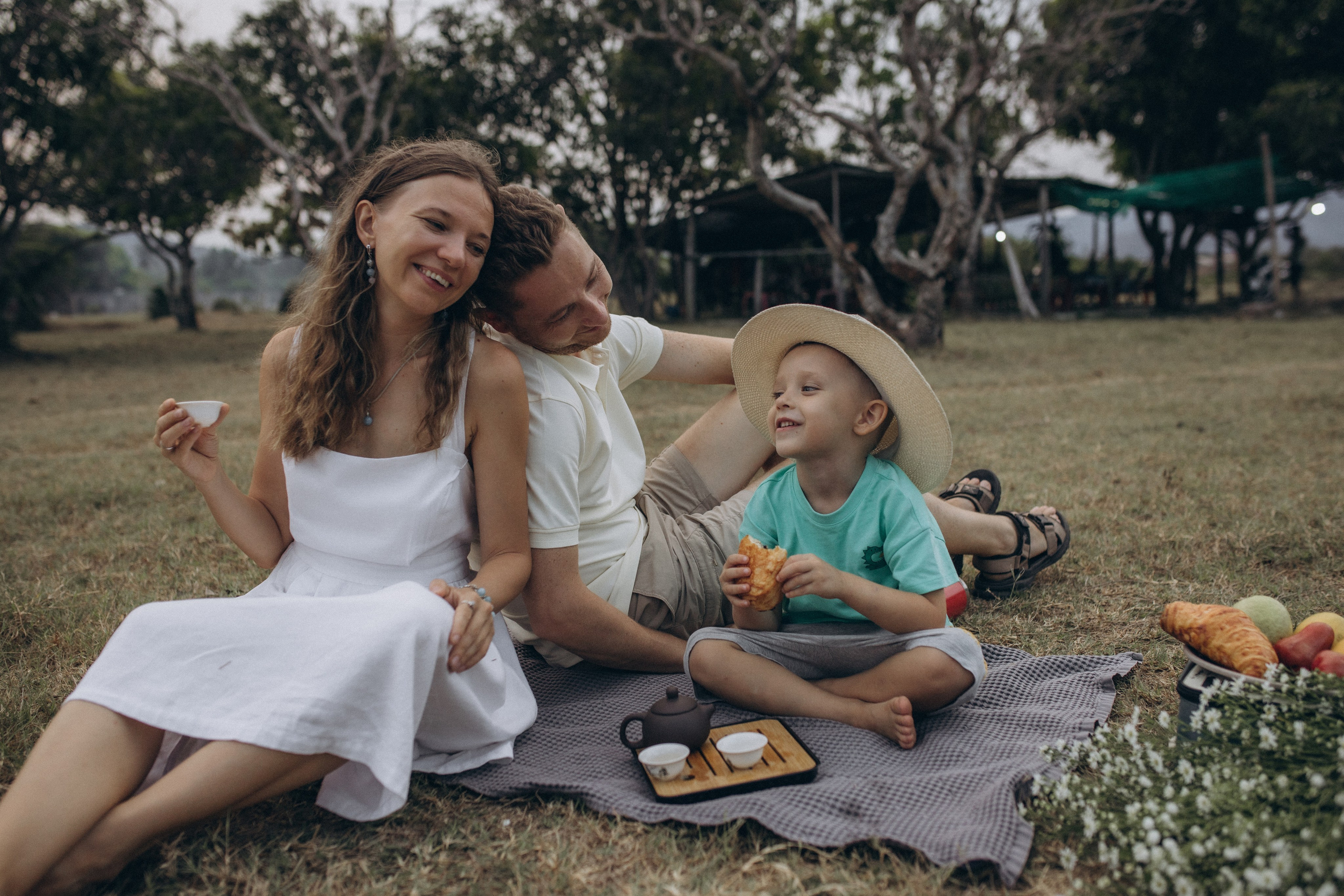 Семья Пискаревых в манго саду.Нячанг. Главная