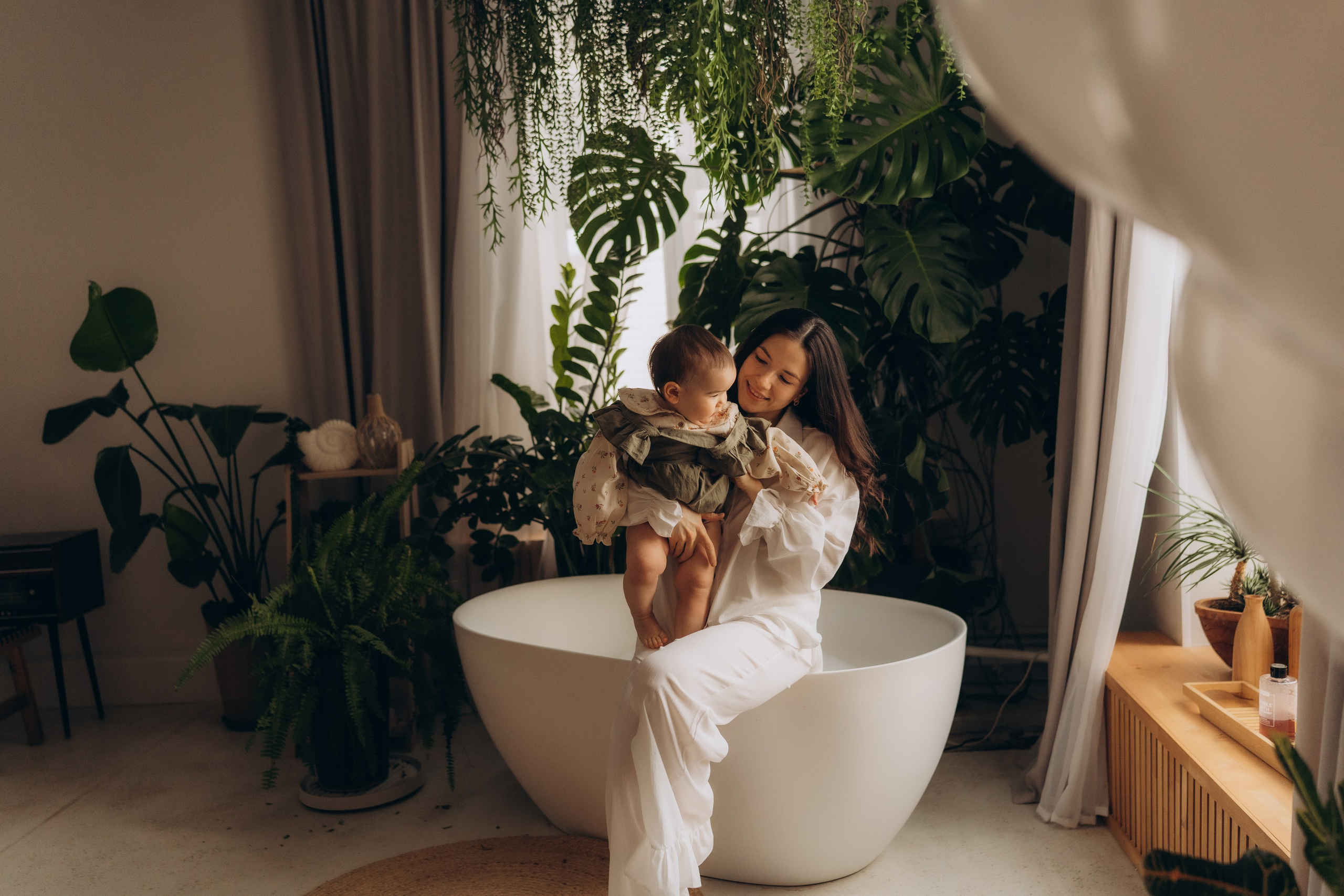 Мама с дочкой, банные процедуры. Семейный фотограф в Казани