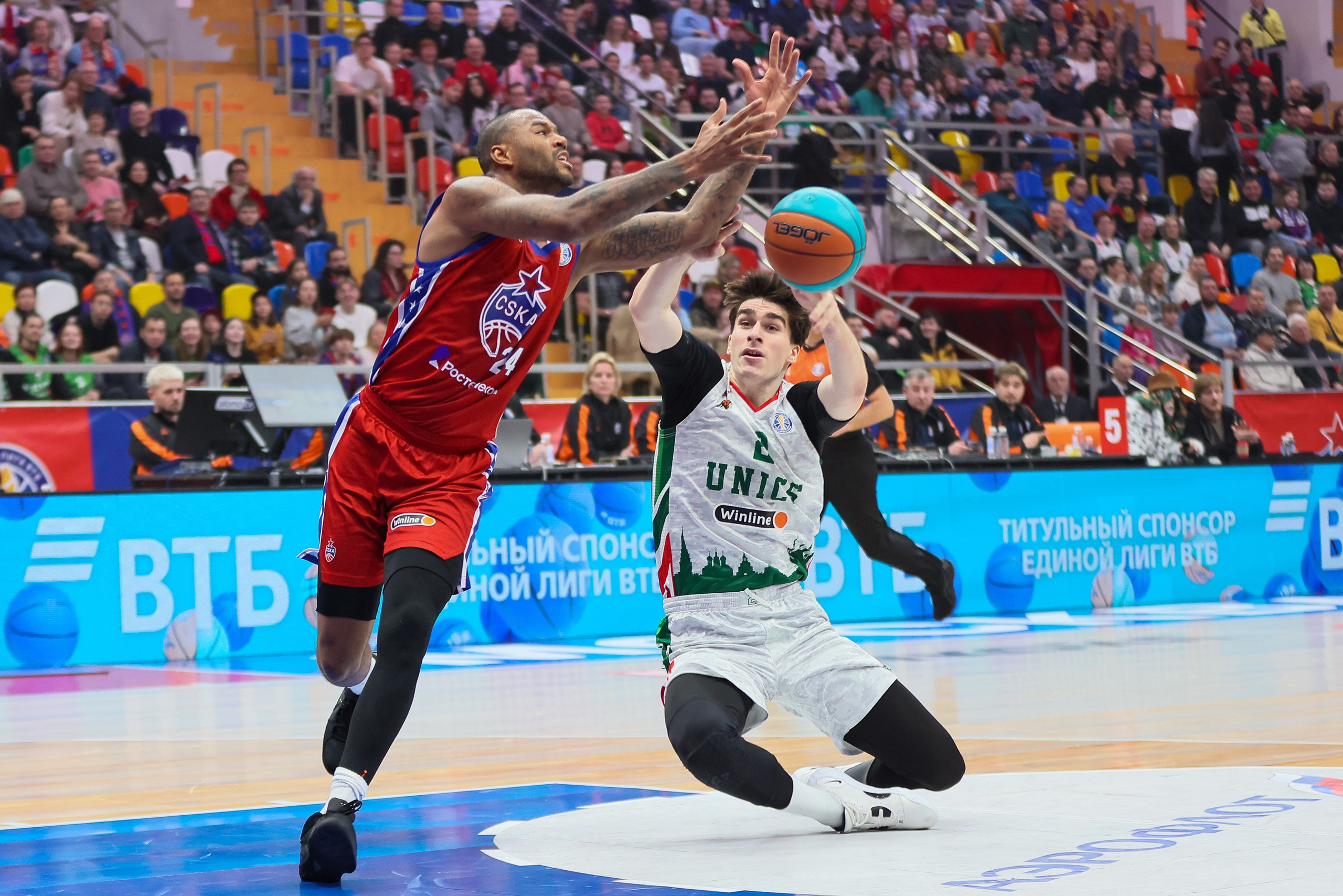 Баскетбол. Спортивный и корпоративный фотограф в Москве Олег Беспалов