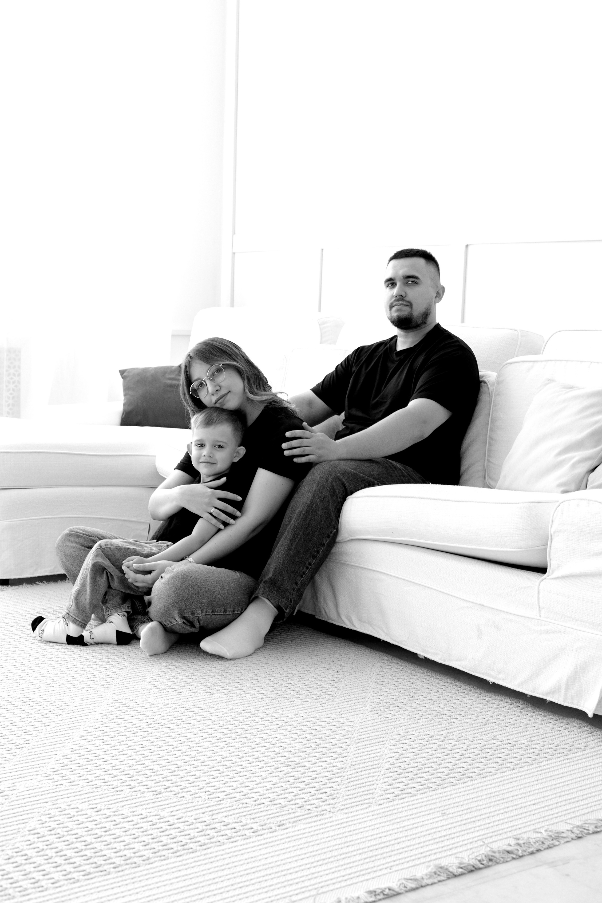 Семейная фотосессия в студии (Михаил, Крестина и Макар). Женский фотограф в Орске Новотроицке Динара Долганова