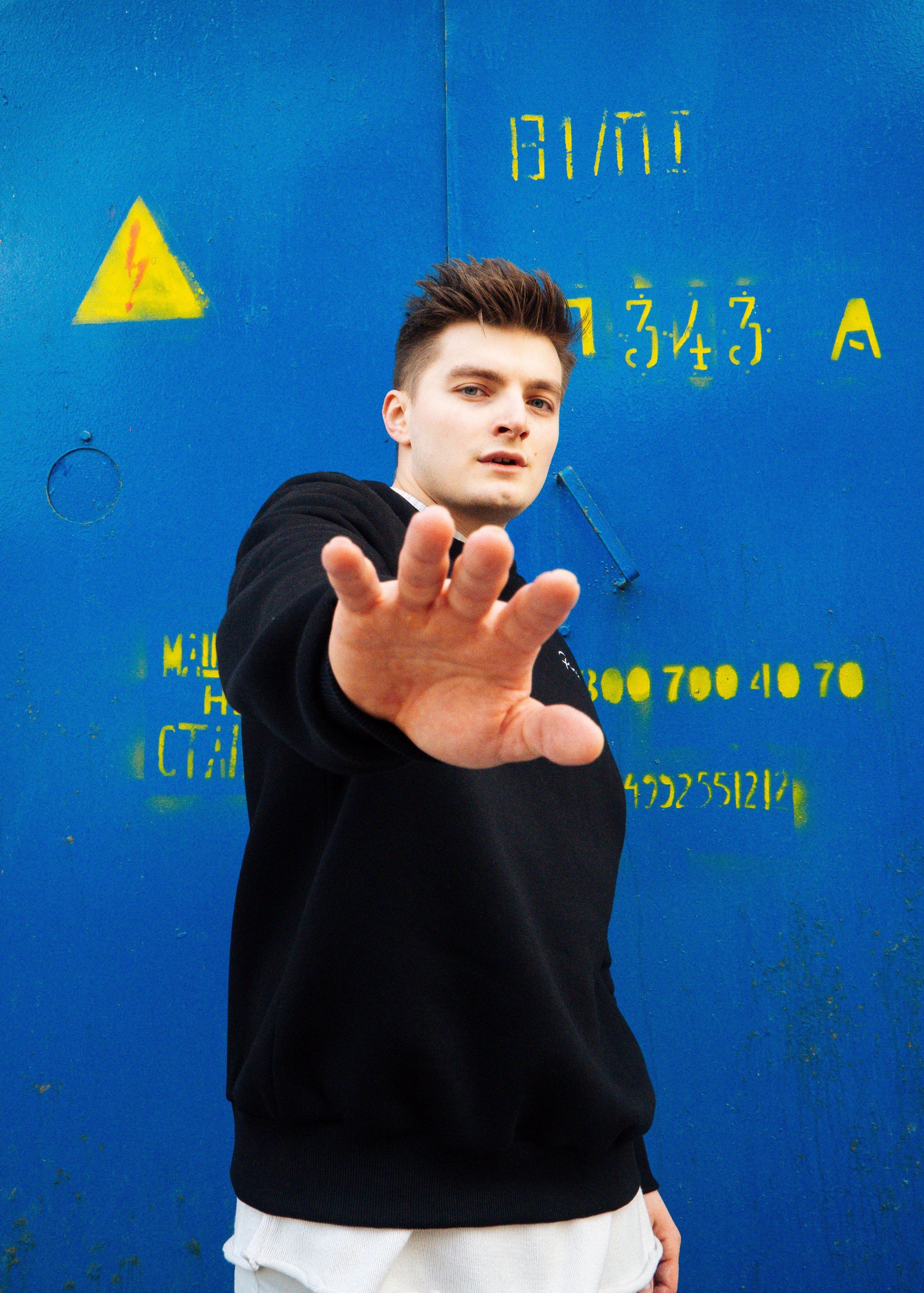 Летняя сумеречная съёмка с RGB-лампой. Портретный фотограф. Москва. Екатерина Малян