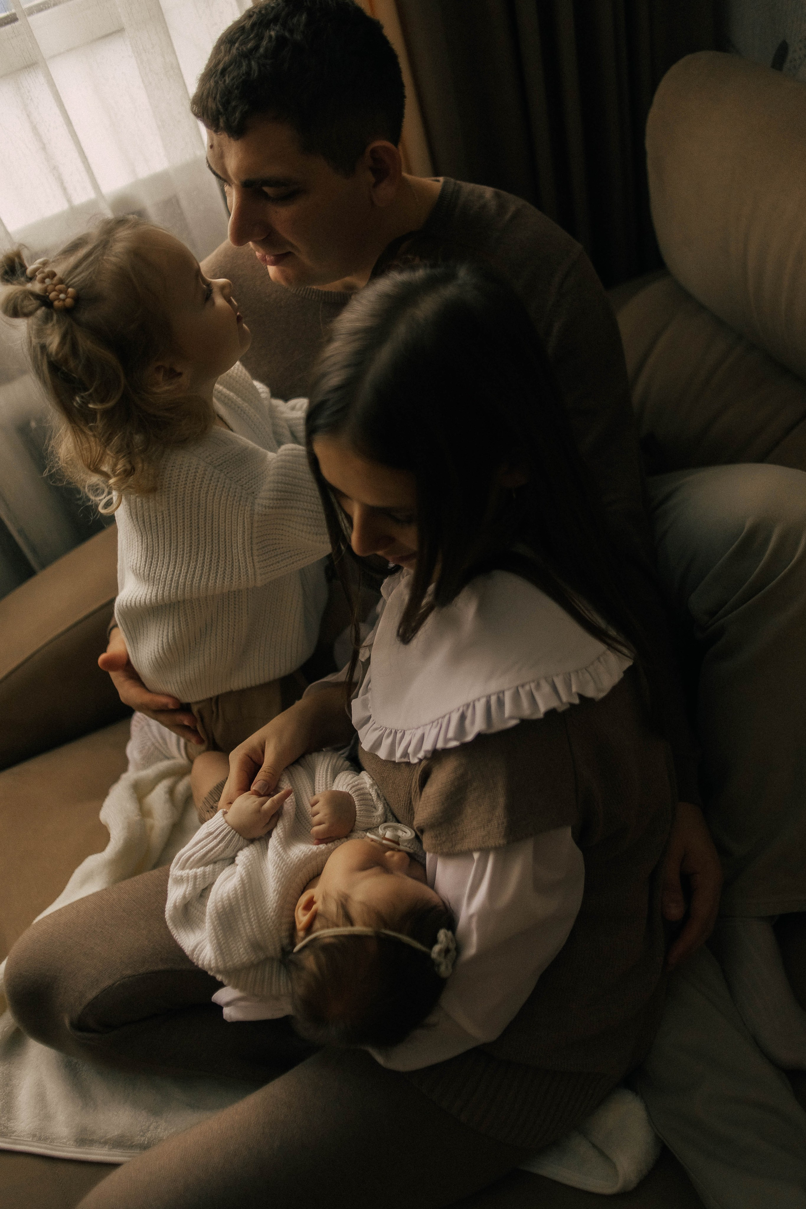 Анастасия, Андрей, Ариша и Анюта. Главная