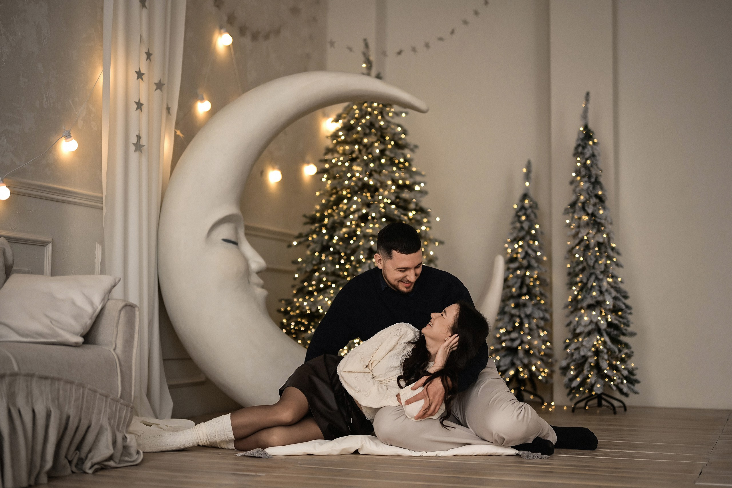 Новогодняя семейная фотосессия в фотостудии в Красноярске. 📸 Свадебный и семейный фотограф в Красноярске Тихомиров Евгений | 17 лет опыта | 800+ свадеб