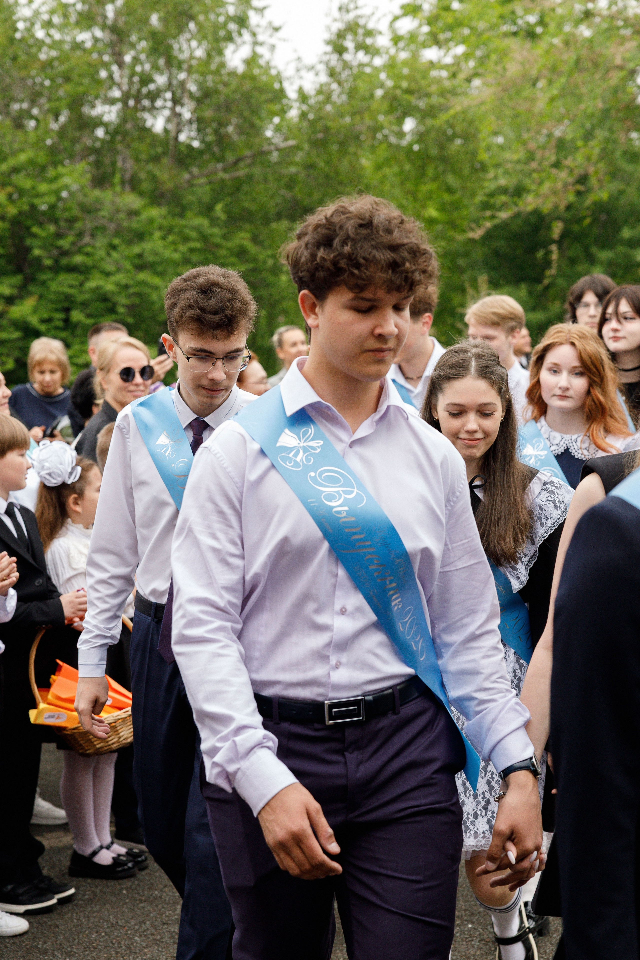 Последний звонок Гимназия Артем. Photoalbum-vl.ru