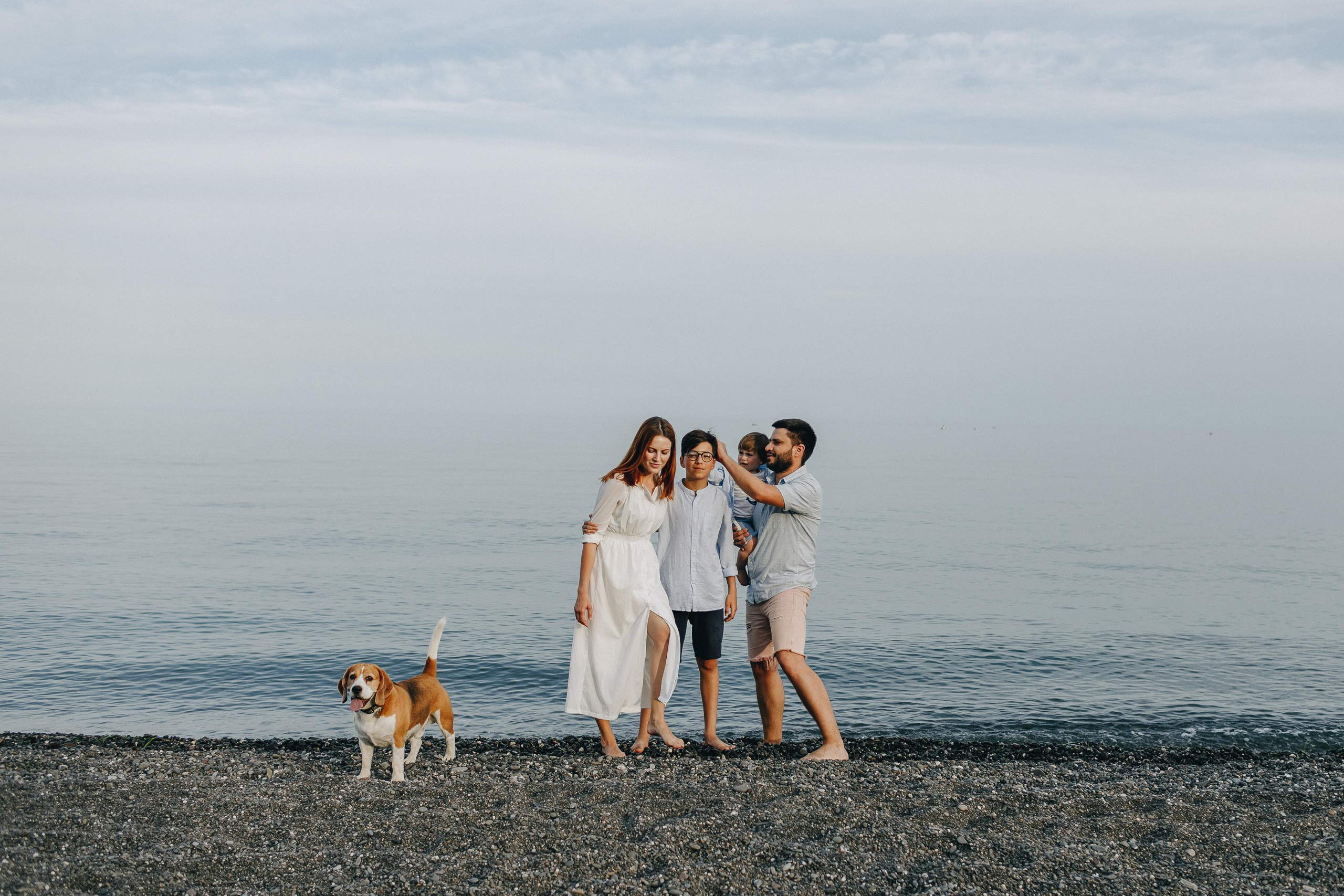 Крым, прогулка семьи у моря. Крым фото, отдых Крым, Севастополь фото, Свадьба фото, Олег Горбатко