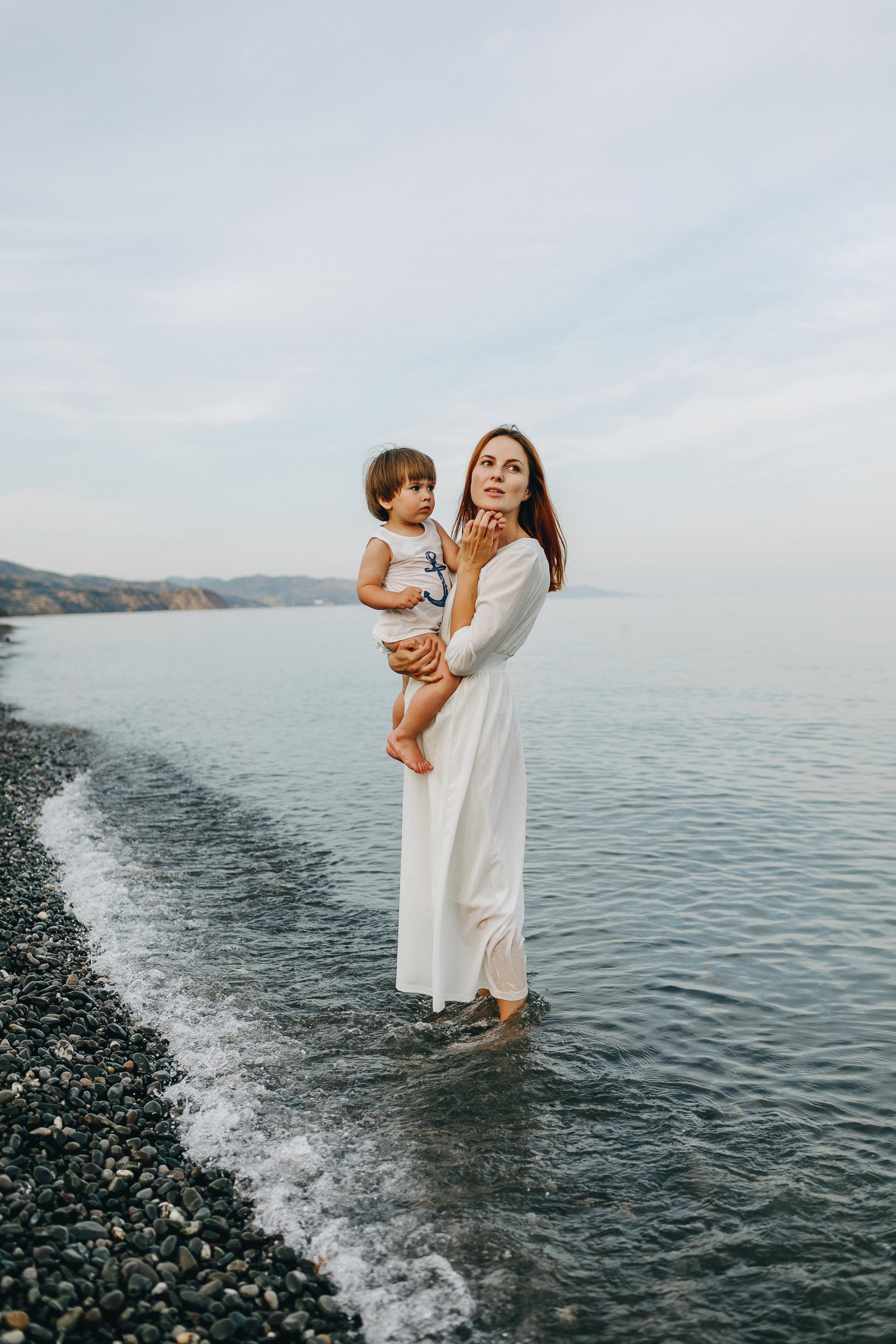 Крым, прогулка семьи у моря. Крым фото, отдых Крым, Севастополь фото, Свадьба фото, Олег Горбатко